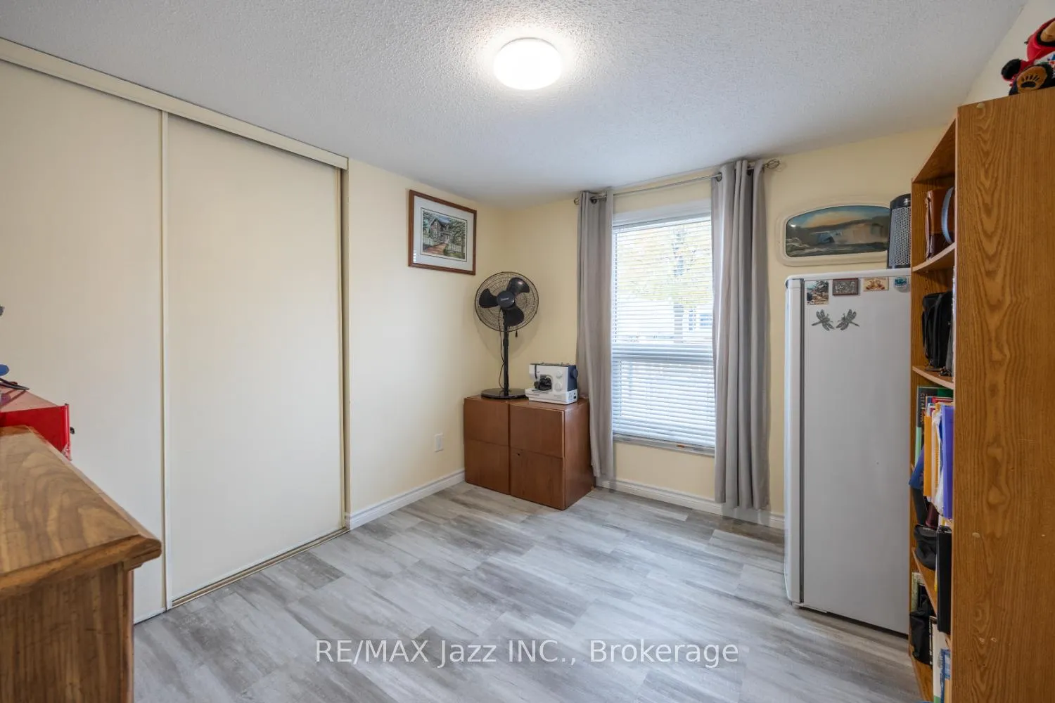 Photo 12 of 213 Wilmot Trail, Clarington, Bowmanville — HOMEH