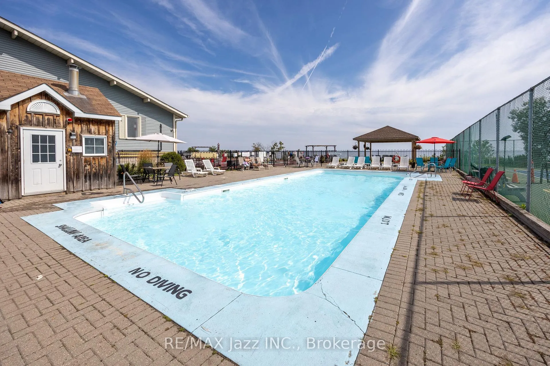 Photo 20 of 213 Wilmot Trail, Clarington, Bowmanville — HOMEH