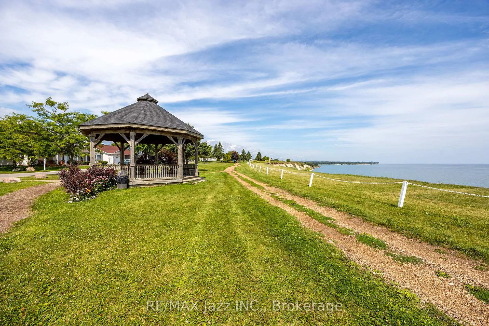 Photo 37 of 213 Wilmot Trail, Clarington, Bowmanville — HOMEH