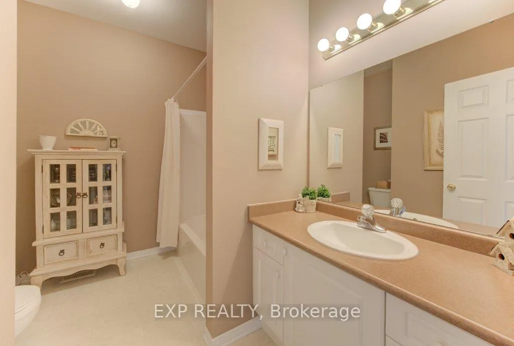 Photo 5 of Unit 8, 545 Laurelwood Drive, Waterloo — HOMEH