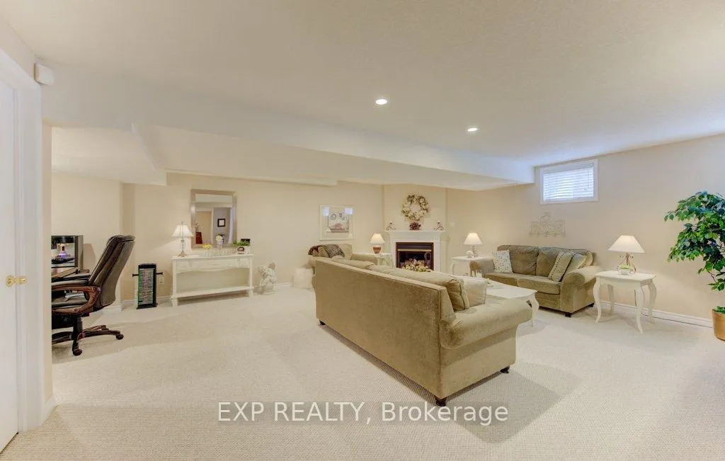 Photo 38 of Unit 8, 545 Laurelwood Drive, Waterloo — HOMEH