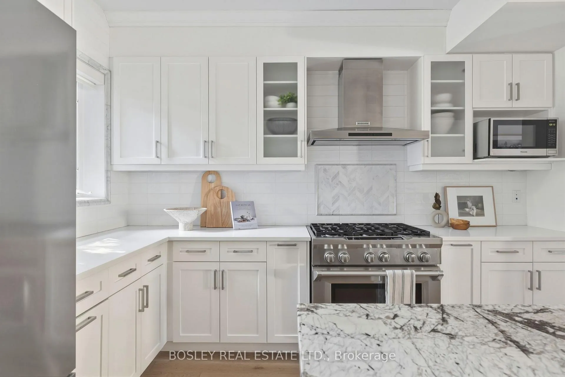 Photo 10 of 19 Lark Street, Toronto, The Beaches — HOMEH