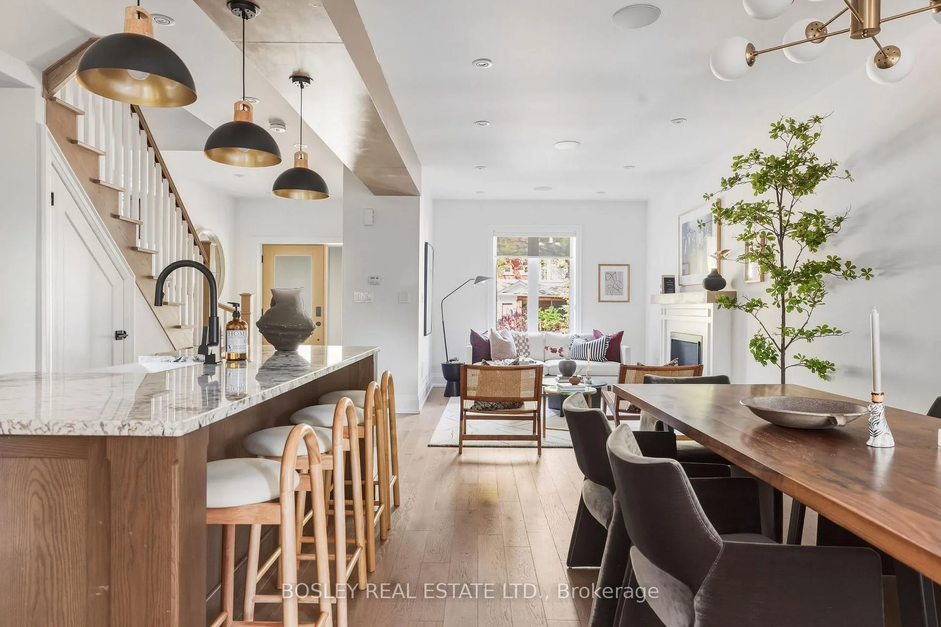 Photo 12 of 19 Lark Street, Toronto, The Beaches — HOMEH