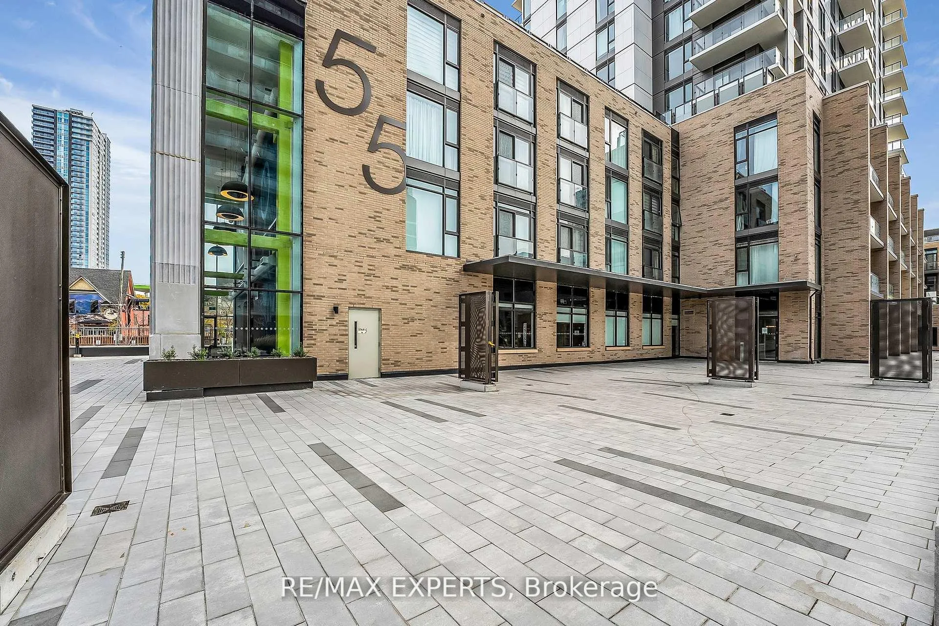 Photo 4 of Unit 502, 55 Duke Street, Kitchener, City Commercial Core — HOMEH