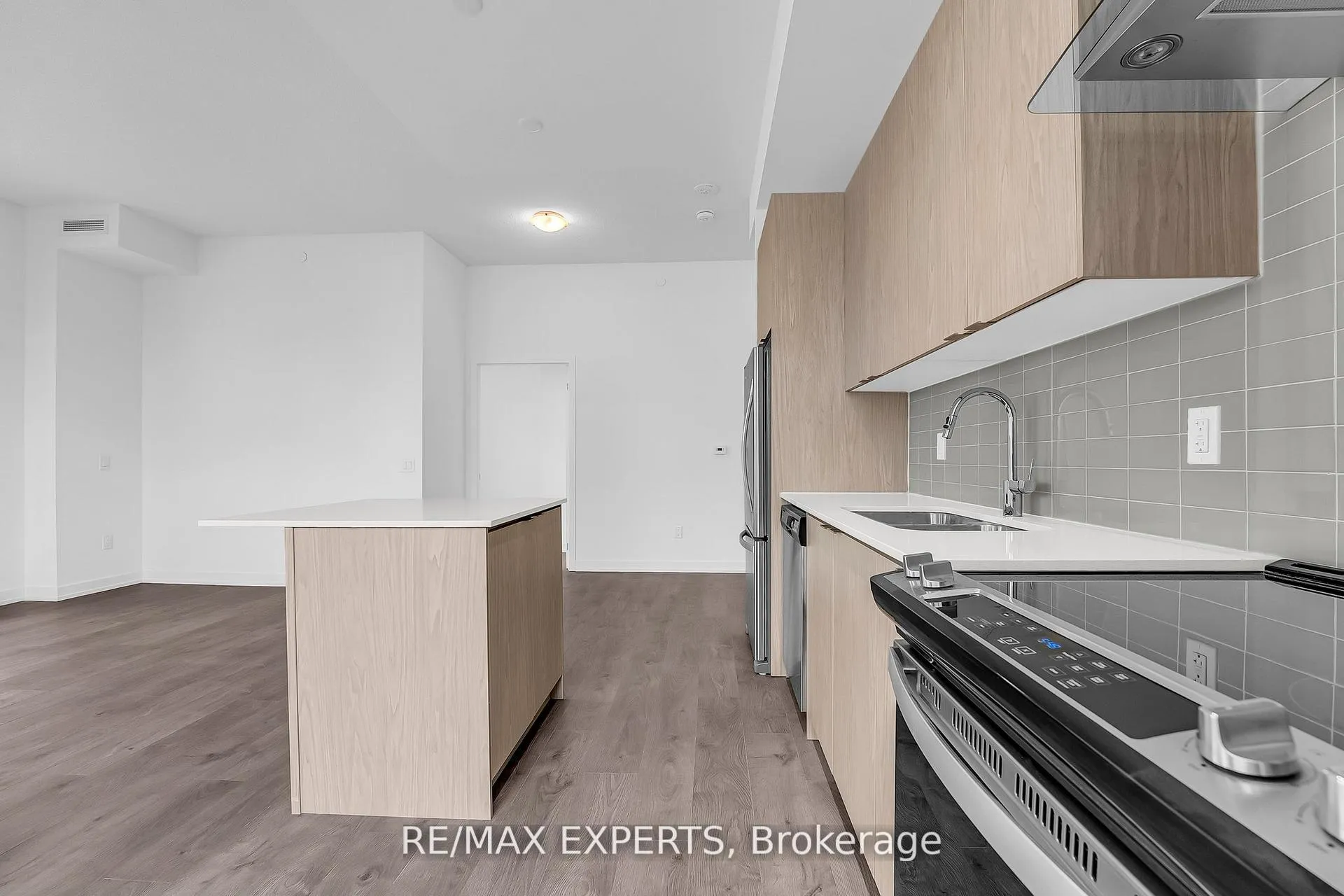 Photo 15 of Unit 502, 55 Duke Street, Kitchener, City Commercial Core — HOMEH