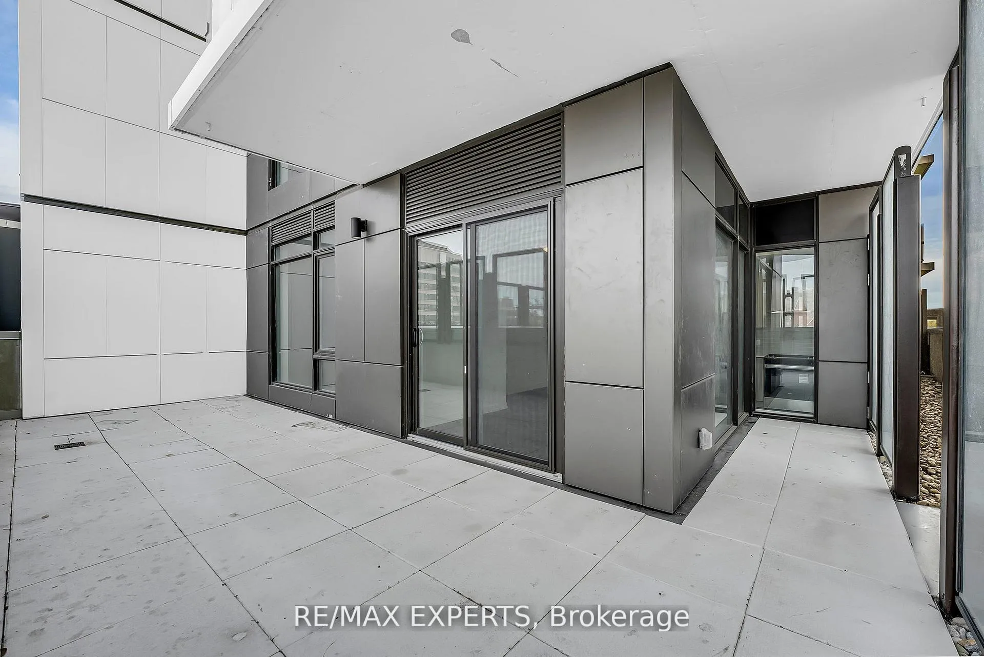 Photo 27 of Unit 502, 55 Duke Street, Kitchener, City Commercial Core — HOMEH