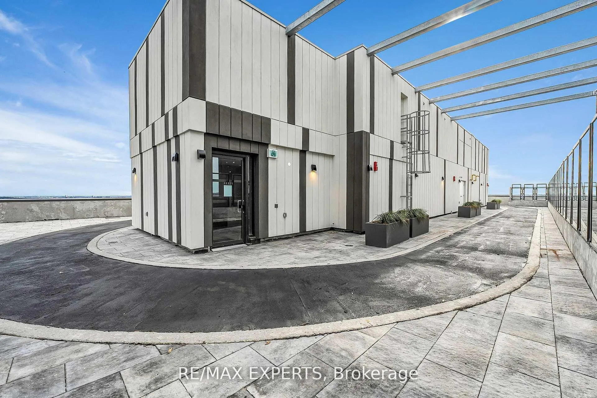 Photo 34 of Unit 502, 55 Duke Street, Kitchener, City Commercial Core — HOMEH