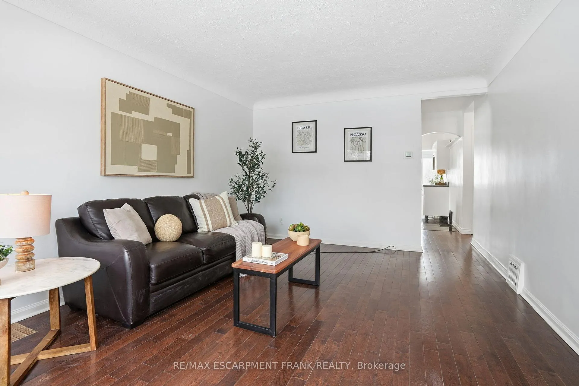 Photo 6 of 153 Parkview Drive, Hamilton, Westdale — HOMEH