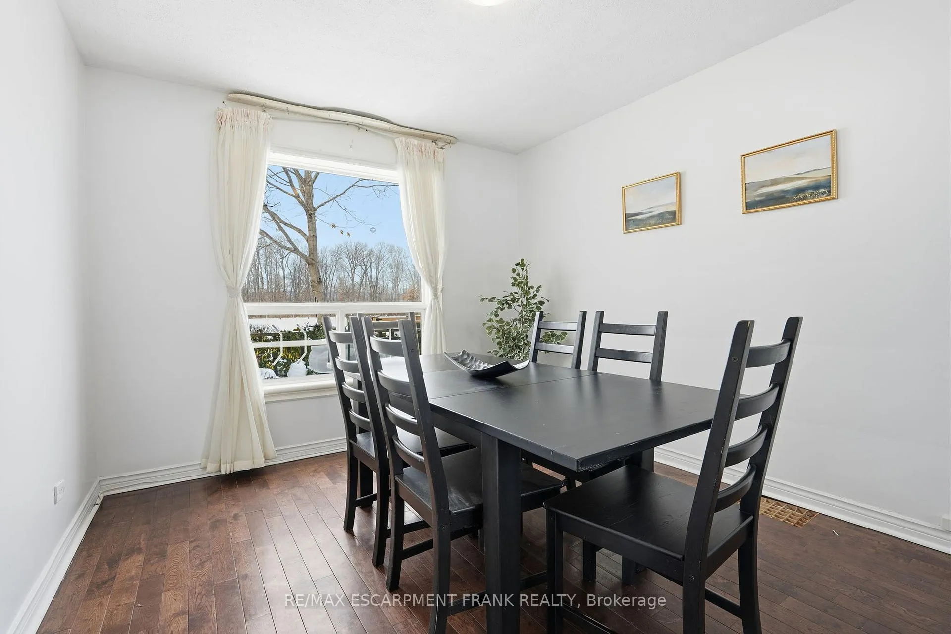 Photo 10 of 153 Parkview Drive, Hamilton, Westdale — HOMEH