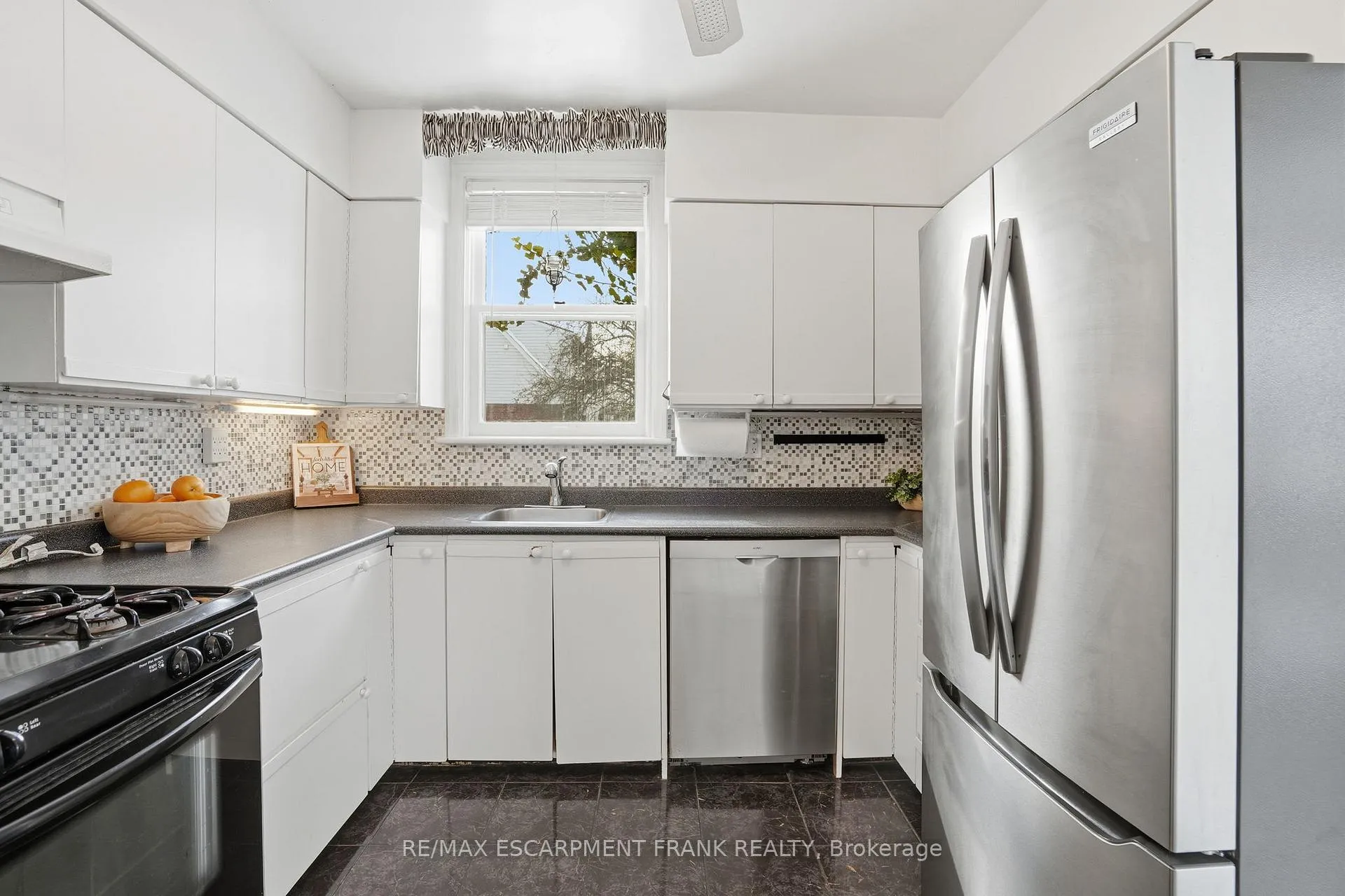 Photo 19 of 153 Parkview Drive, Hamilton, Westdale — HOMEH