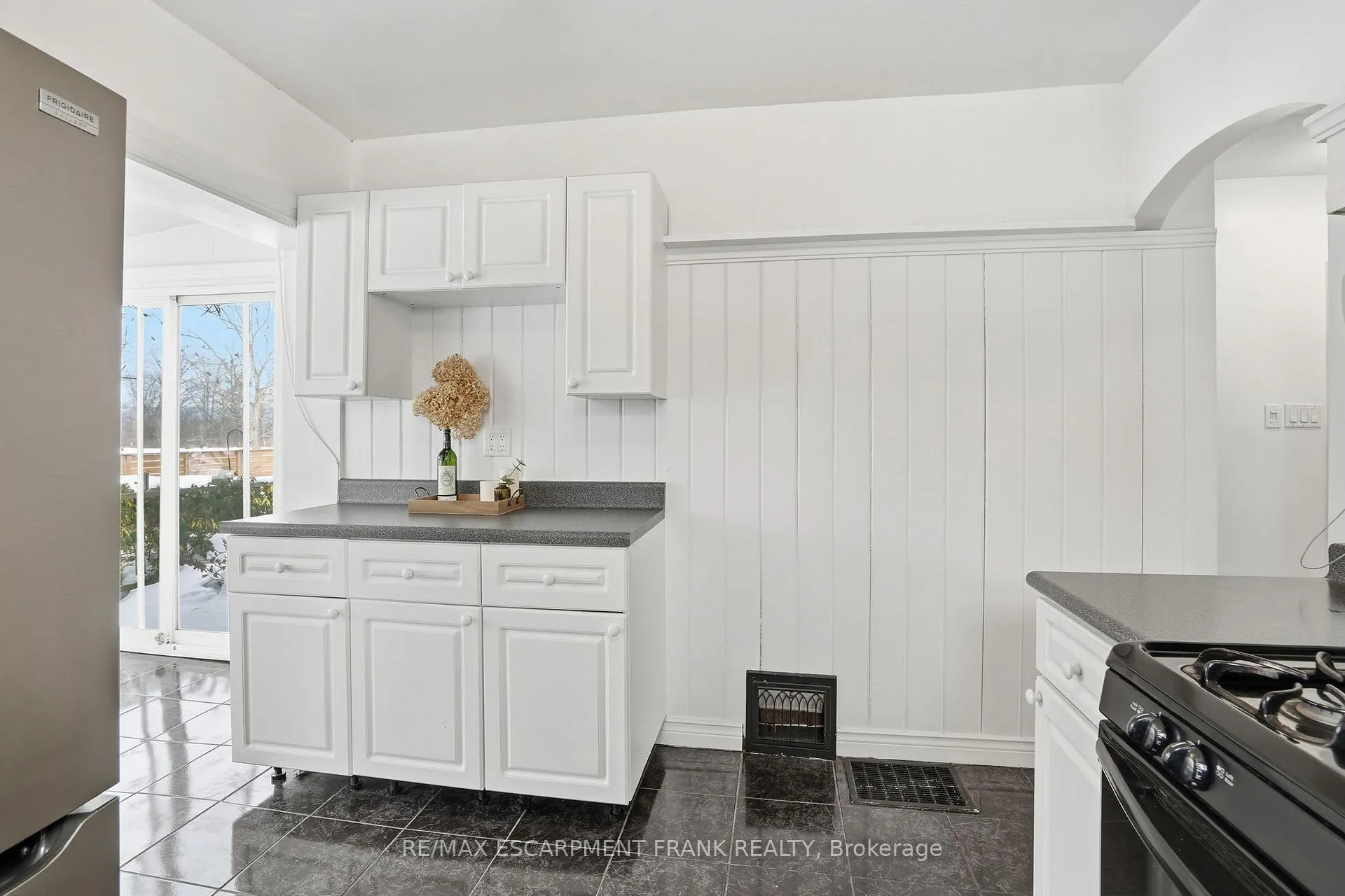 Photo 21 of 153 Parkview Drive, Hamilton, Westdale — HOMEH