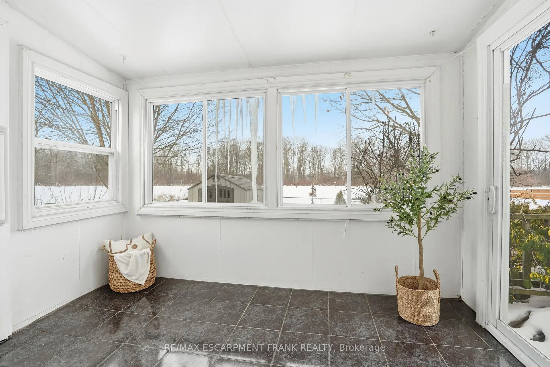 Photo 22 of 153 Parkview Drive, Hamilton, Westdale — HOMEH