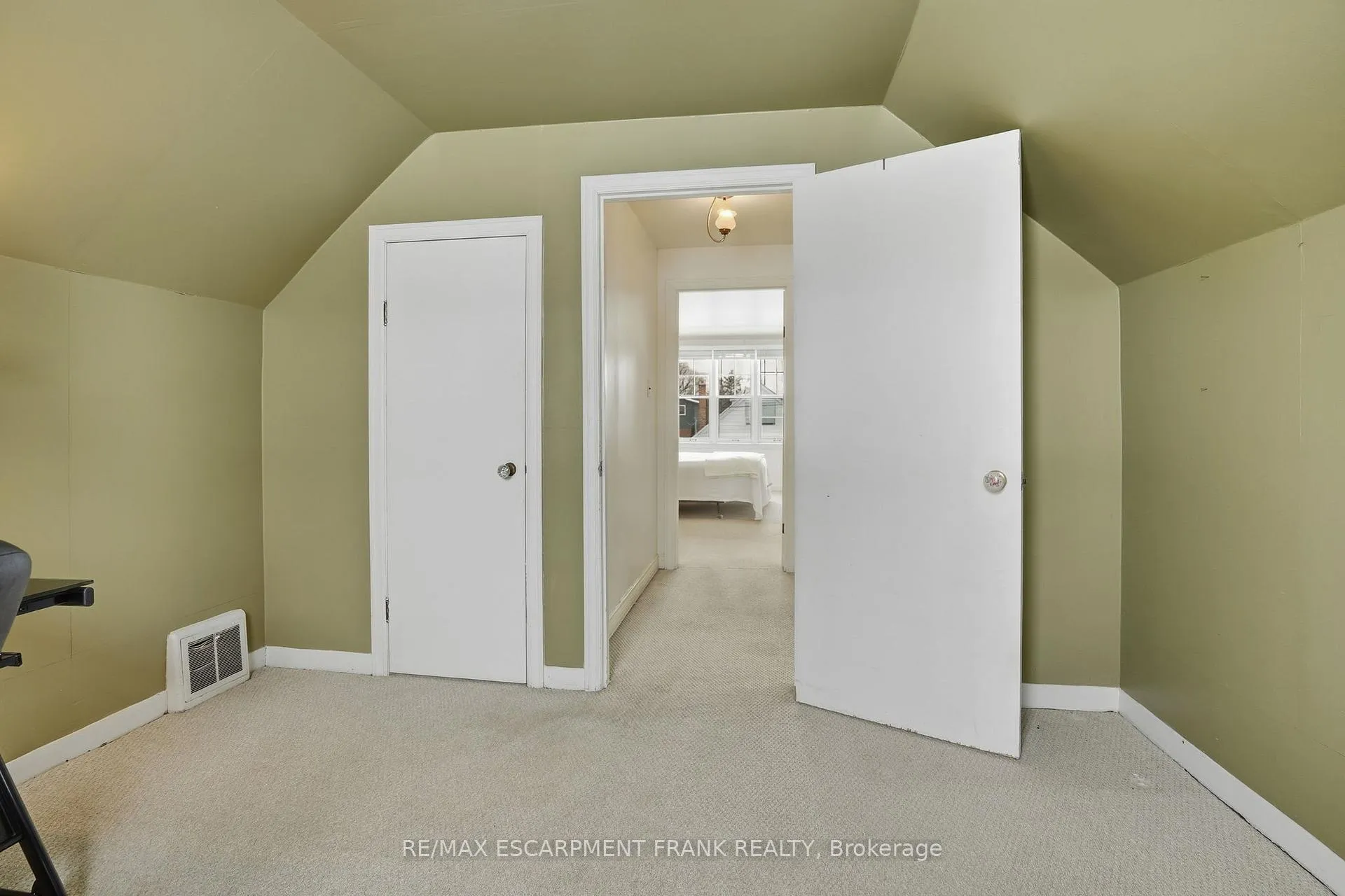 Photo 27 of 153 Parkview Drive, Hamilton, Westdale — HOMEH