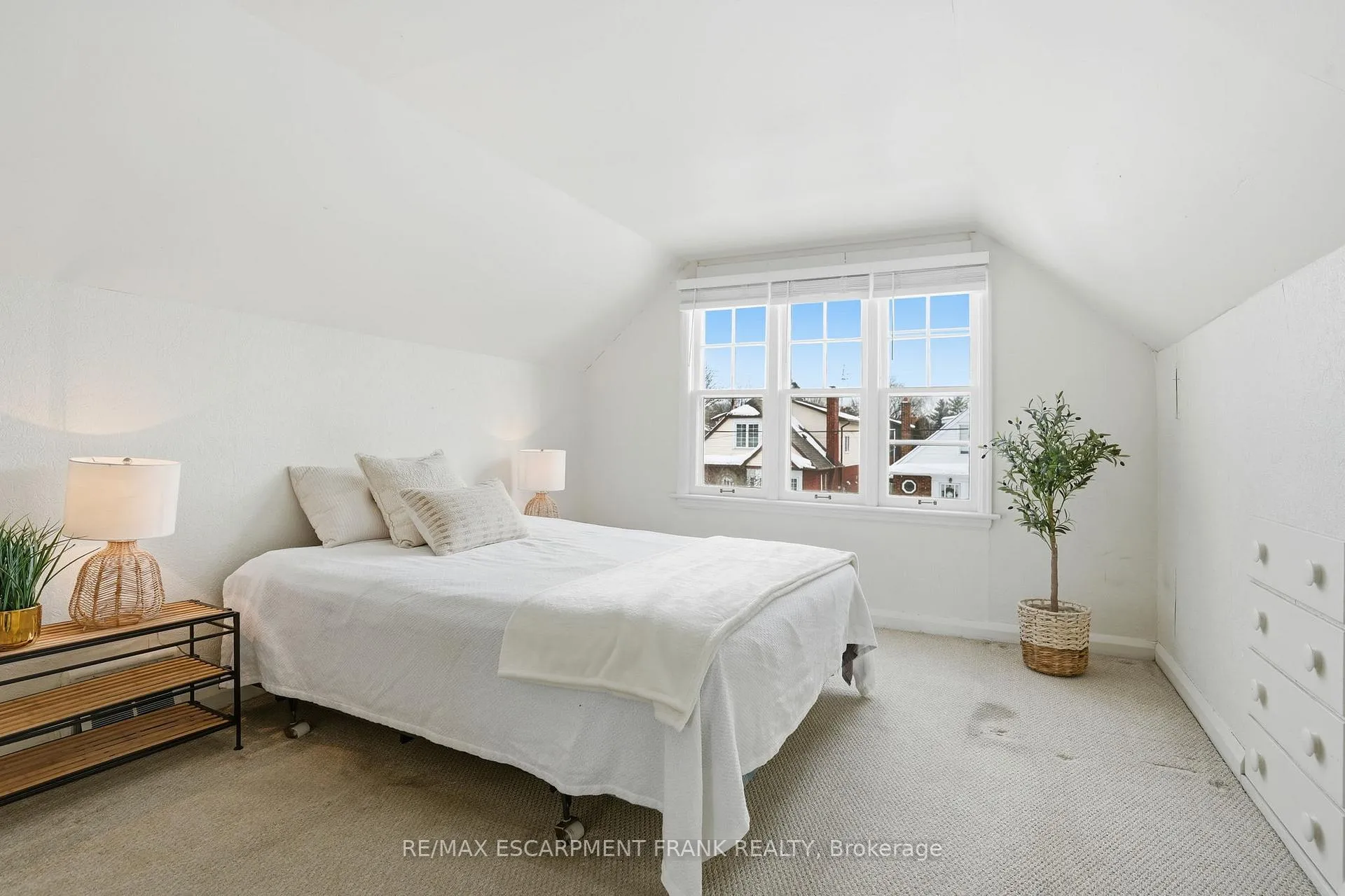 Photo 29 of 153 Parkview Drive, Hamilton, Westdale — HOMEH