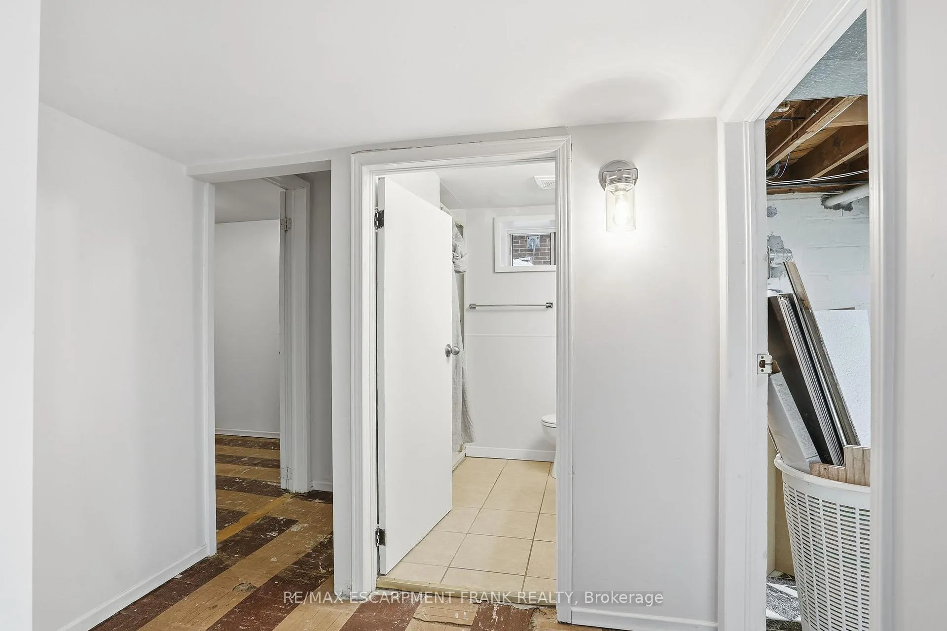Photo 33 of 153 Parkview Drive, Hamilton, Westdale — HOMEH