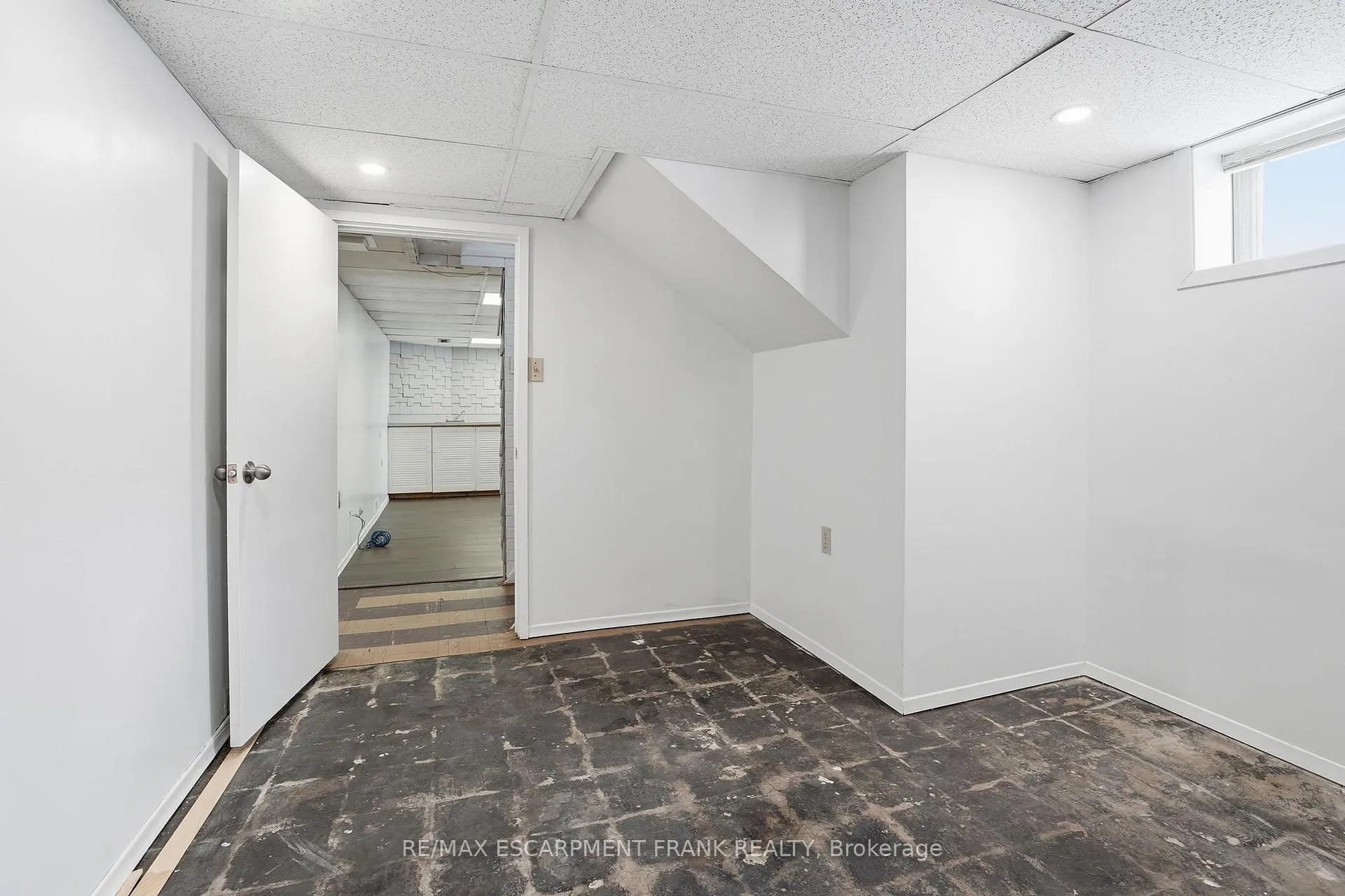 Photo 35 of 153 Parkview Drive, Hamilton, Westdale — HOMEH