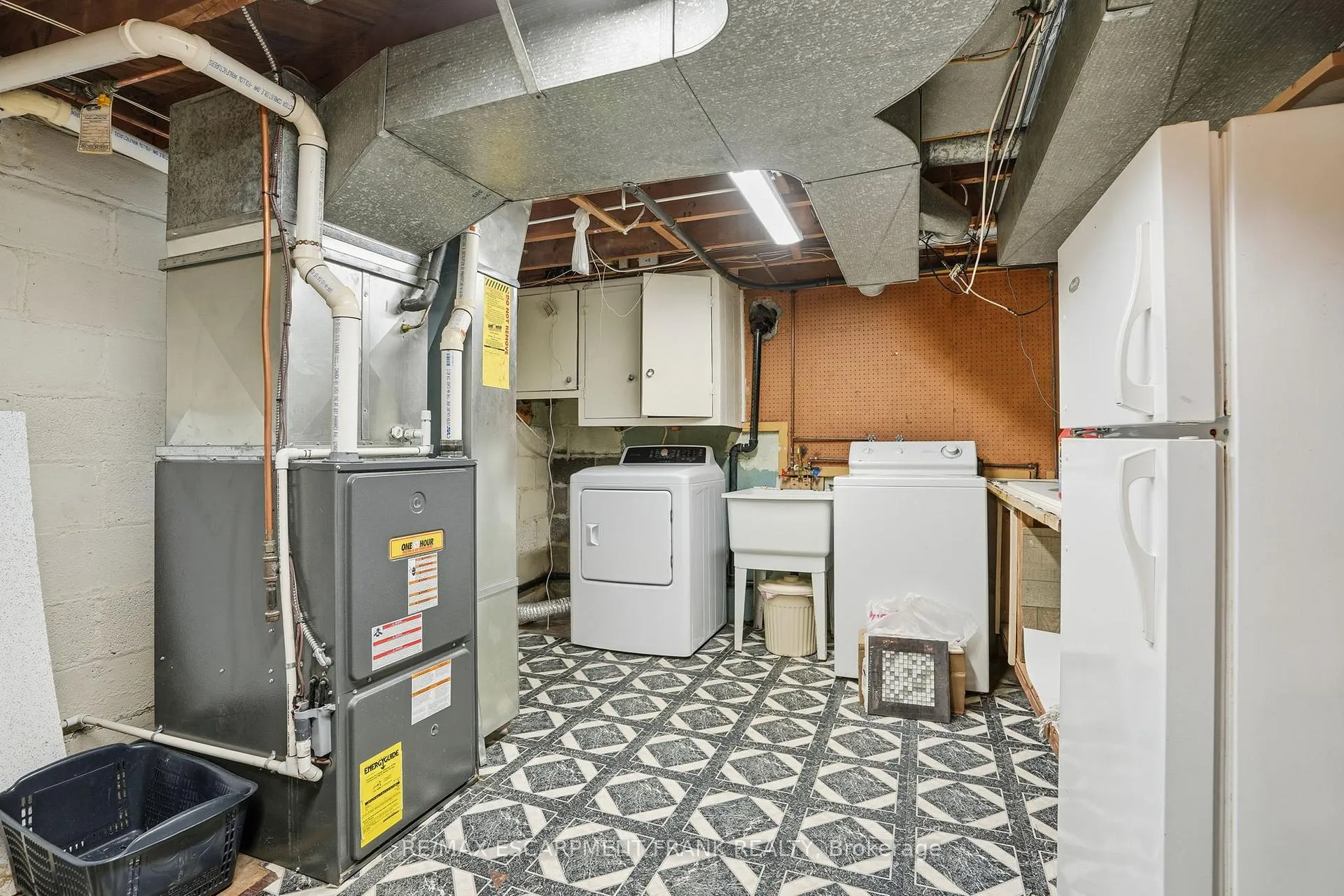 Photo 43 of 153 Parkview Drive, Hamilton, Westdale — HOMEH