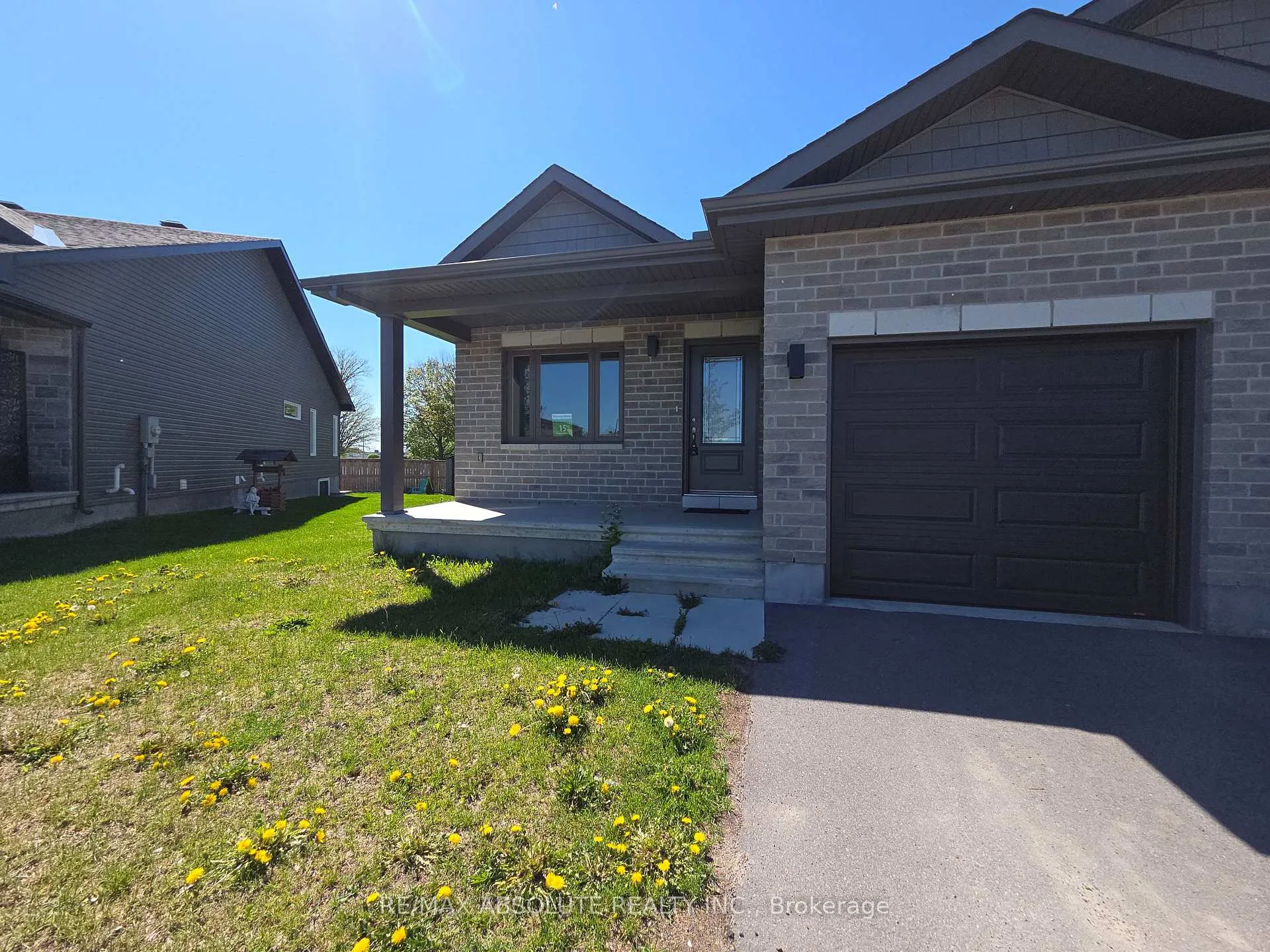 Photo 2 of 15 Seabert Drive, Arnprior, Arnprior — HOMEH