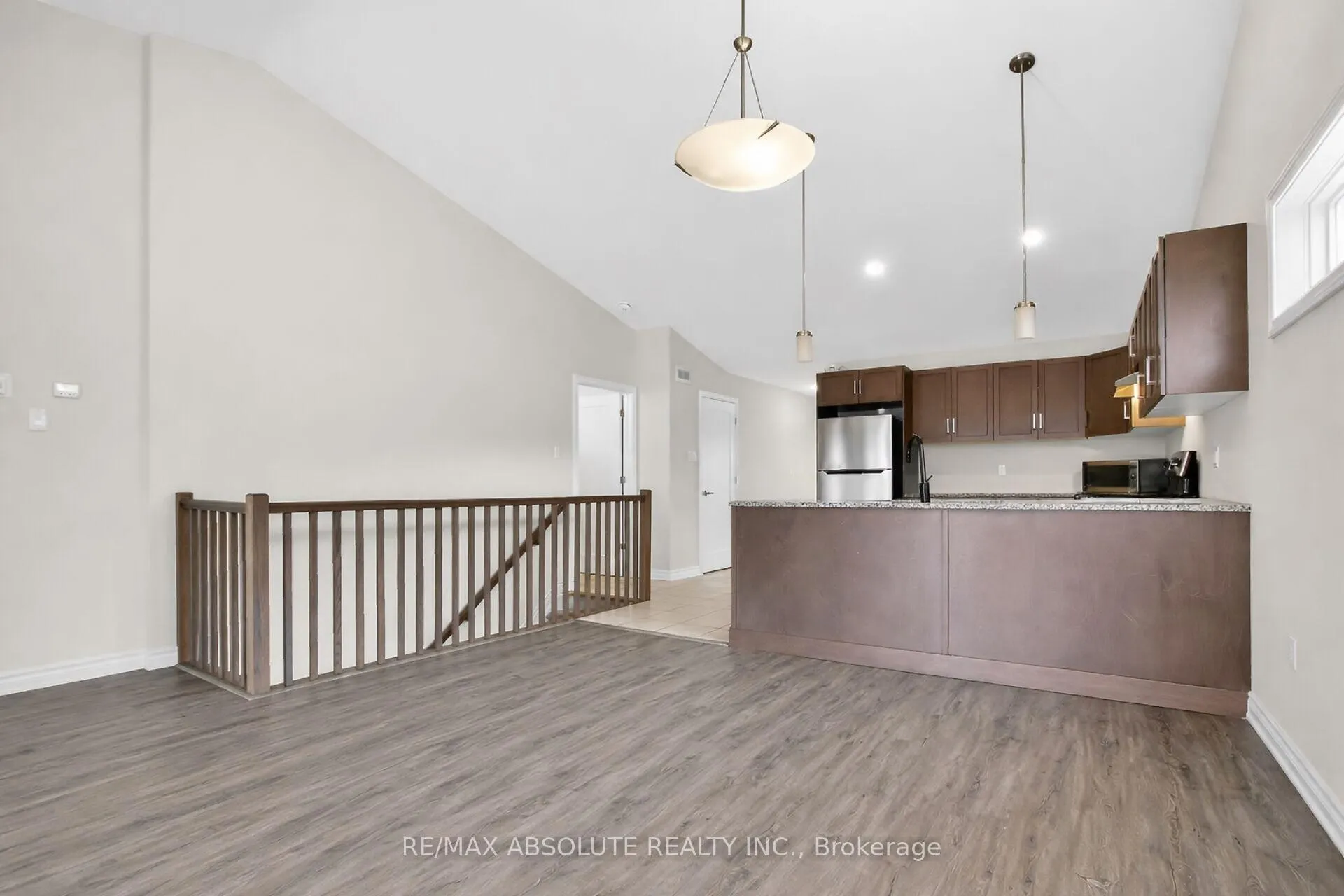 Photo 5 of 15 Seabert Drive, Arnprior, Arnprior — HOMEH