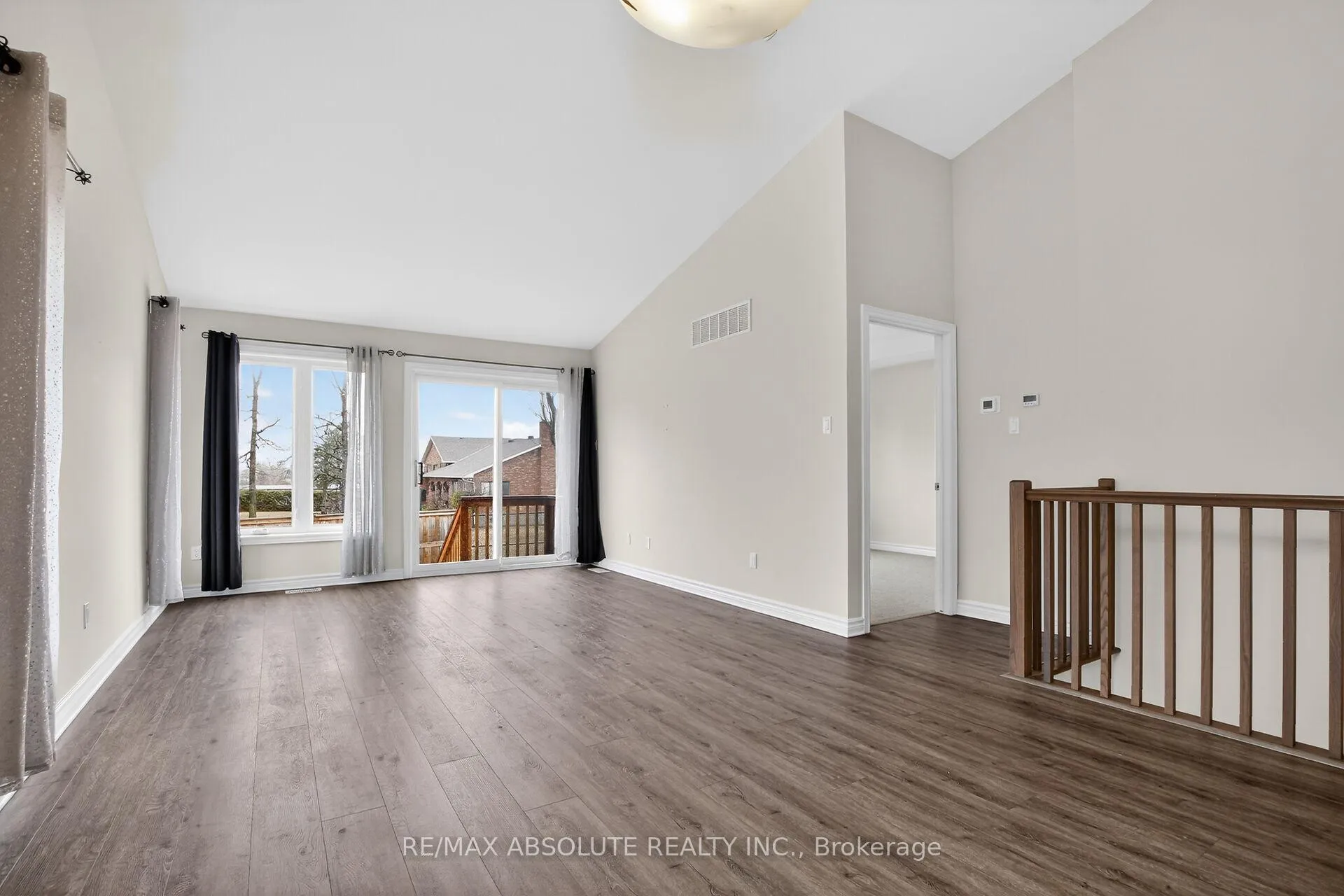Photo 6 of 15 Seabert Drive, Arnprior, Arnprior — HOMEH