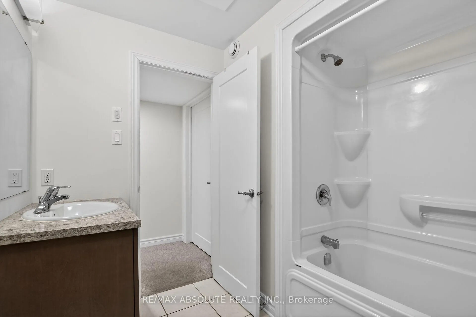 Photo 14 of 15 Seabert Drive, Arnprior, Arnprior — HOMEH