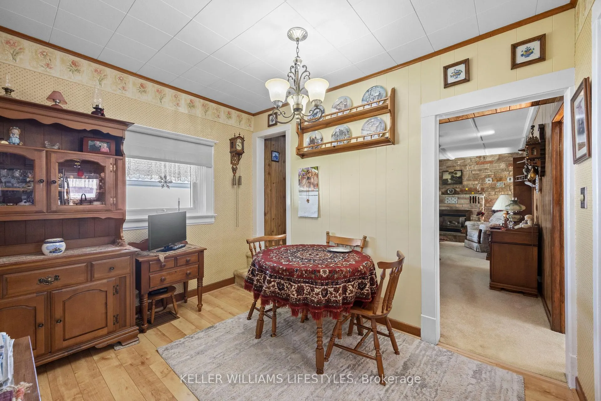 Photo 8 of 153 Ailsa Craig Main Street, North Middlesex, Ailsa Craig — HOMEH