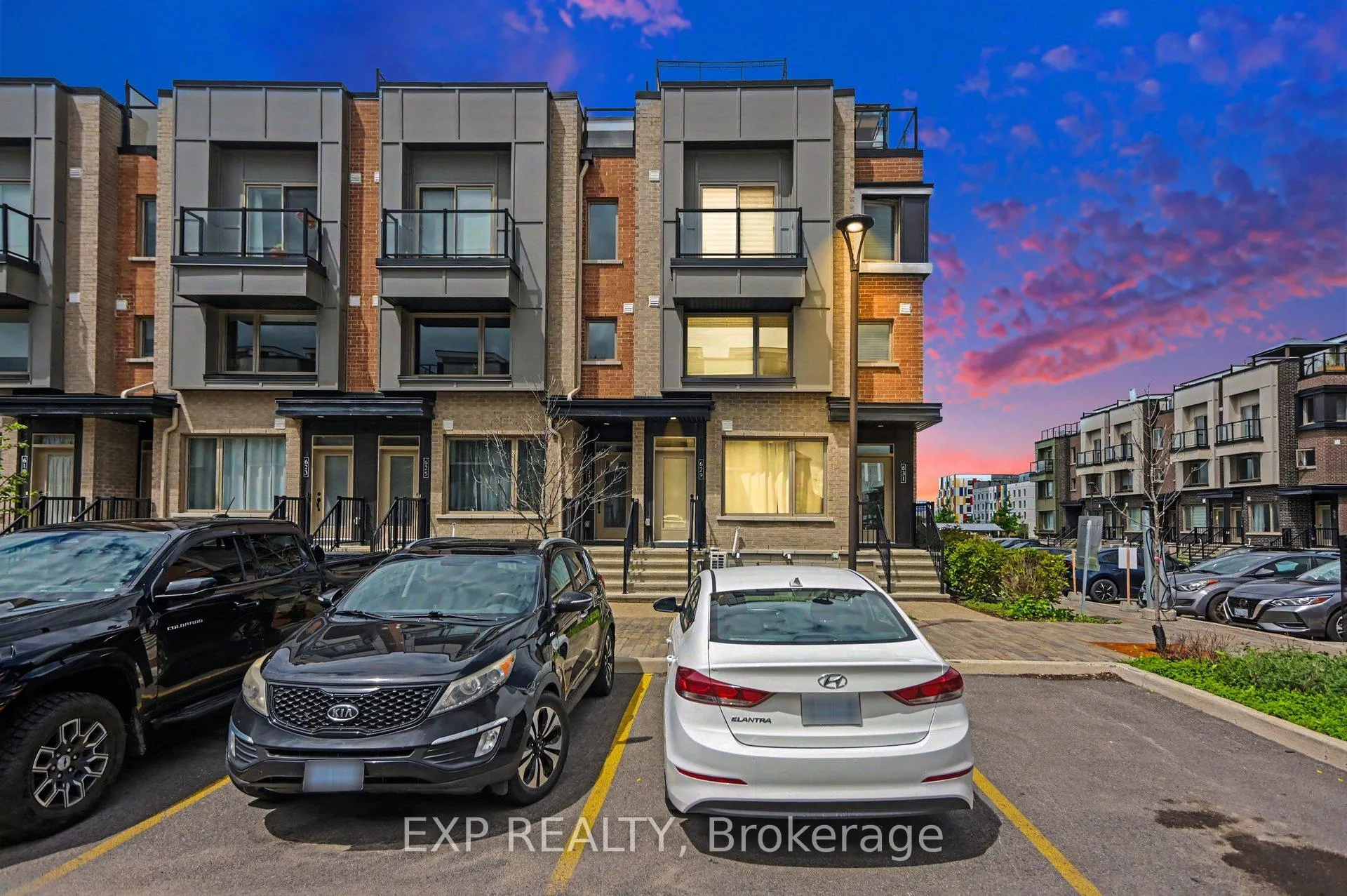 Photo 2 of 629 Makwa Private, Ottawa, CFB Rockcliffe and Area — HOMEH