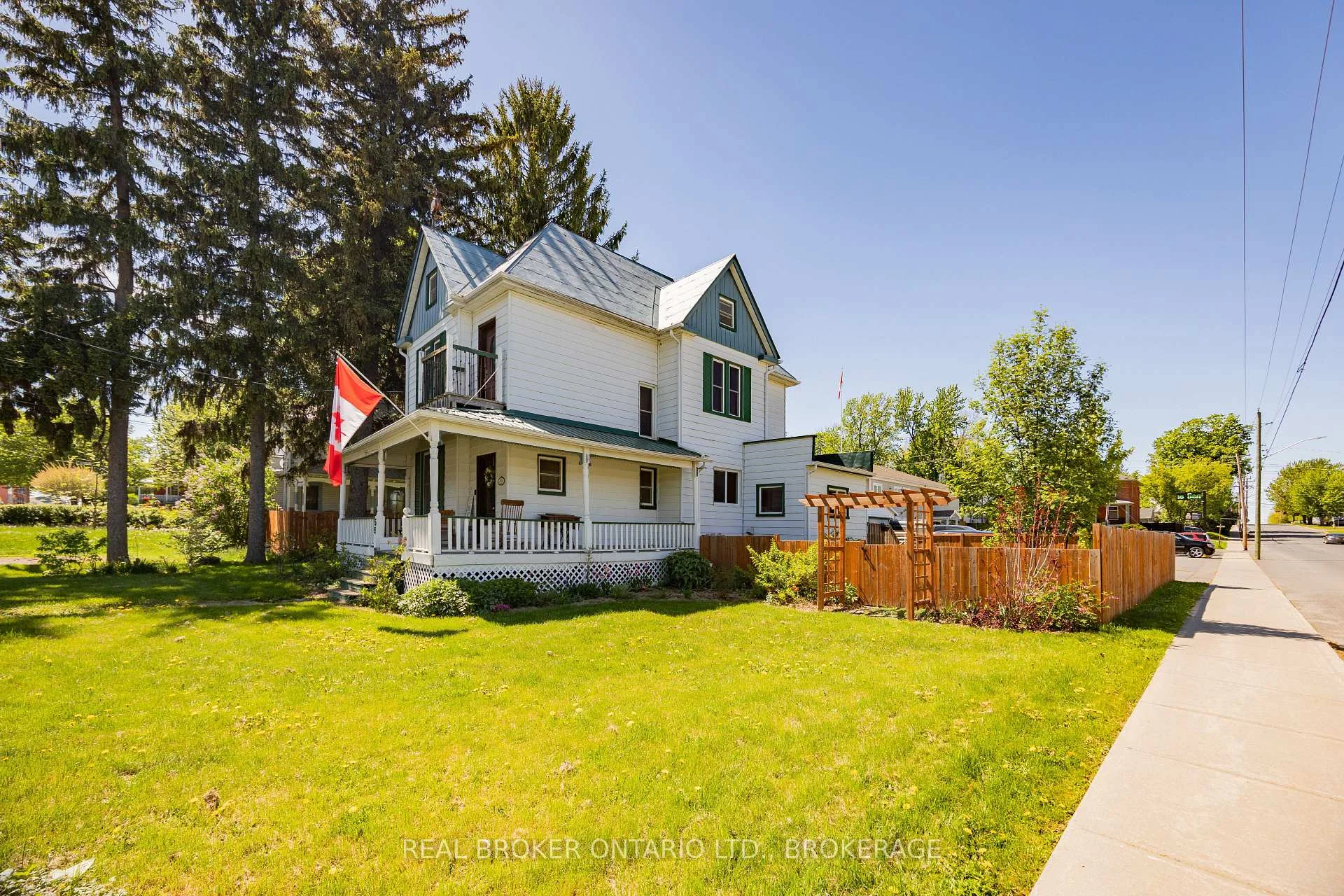 Photo 27 of 55 Kenyon Street E, North Glengarry, Alexandria — HOMEH