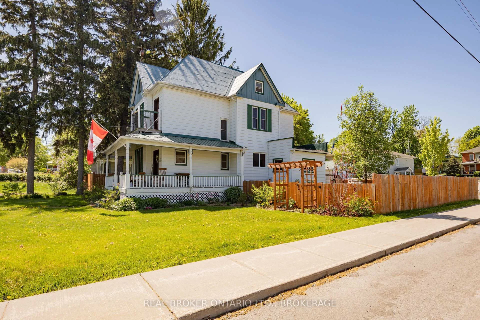 Photo 28 of 55 Kenyon Street E, North Glengarry, Alexandria — HOMEH