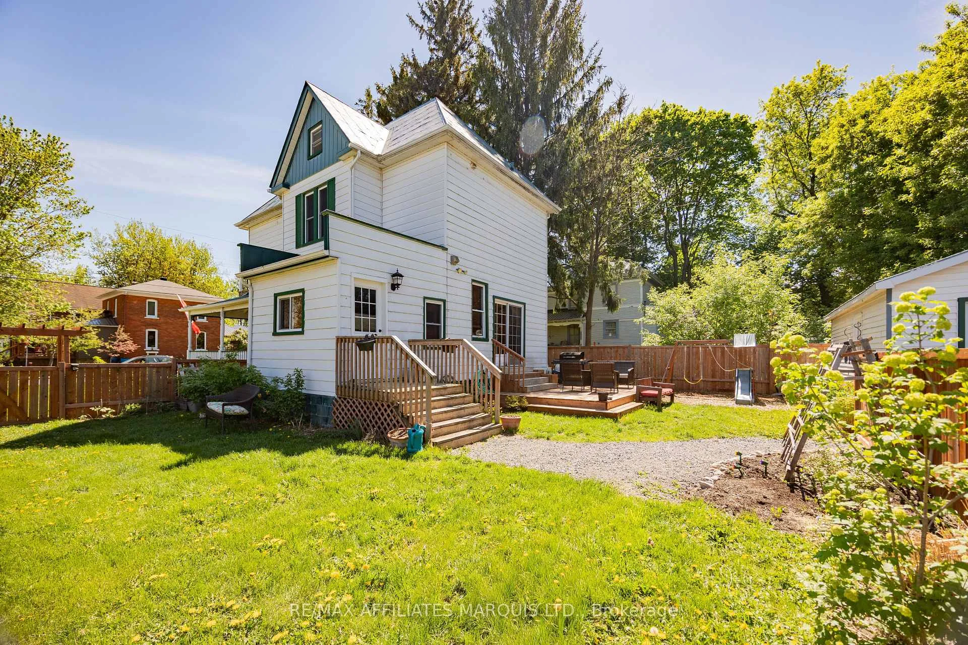Photo 35 of 55 Kenyon Street E, North Glengarry, Alexandria — HOMEH
