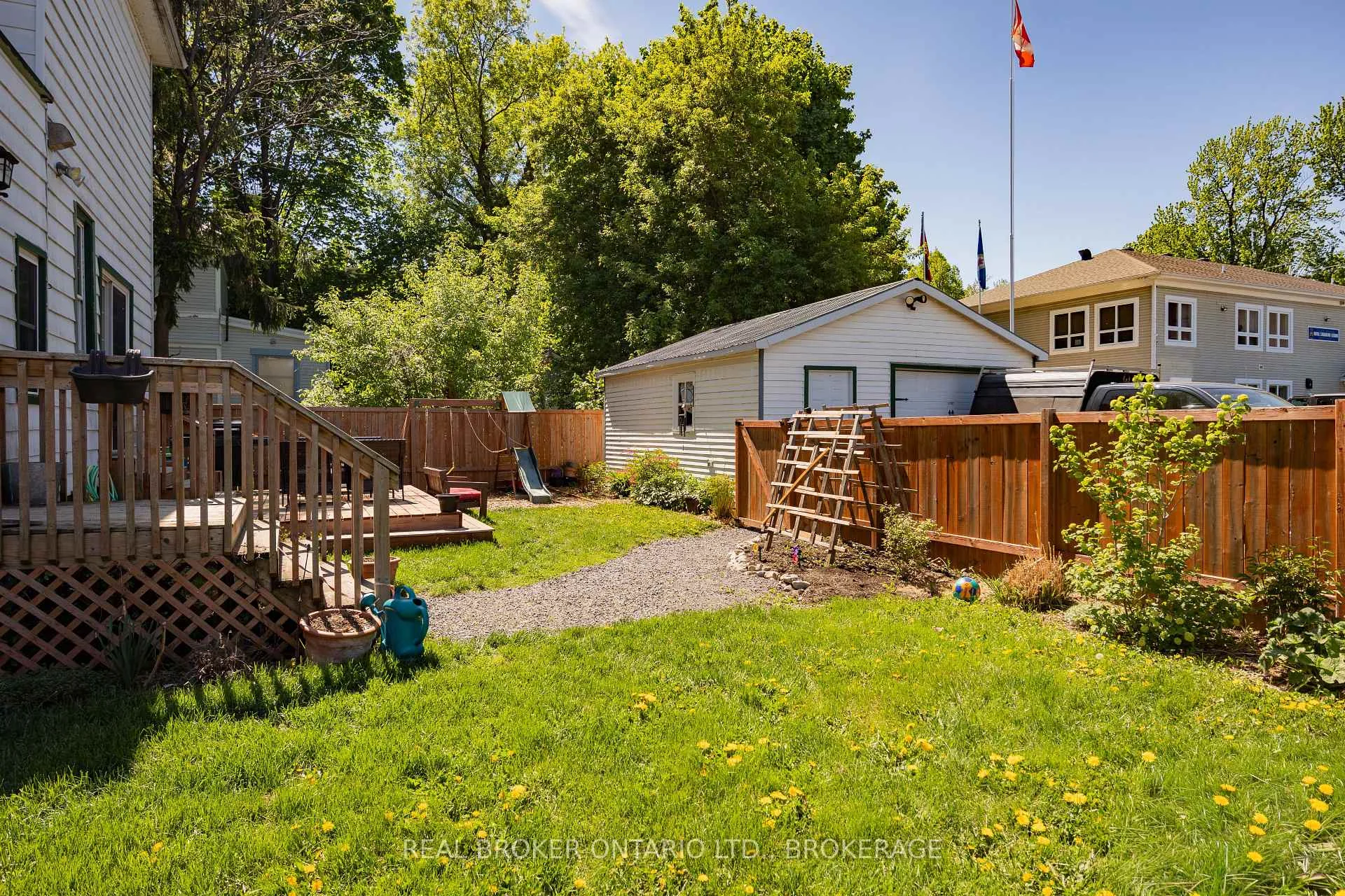 Photo 38 of 55 Kenyon Street E, North Glengarry, Alexandria — HOMEH