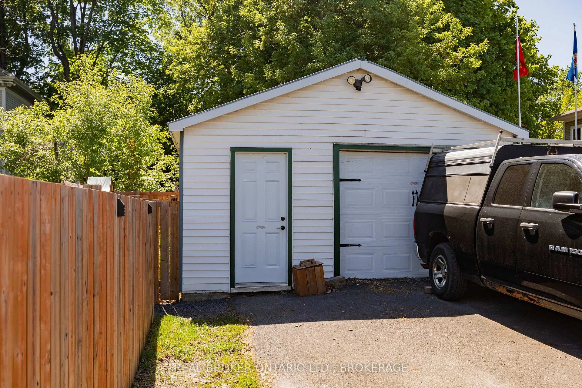 Photo 39 of 55 Kenyon Street E, North Glengarry, Alexandria — HOMEH