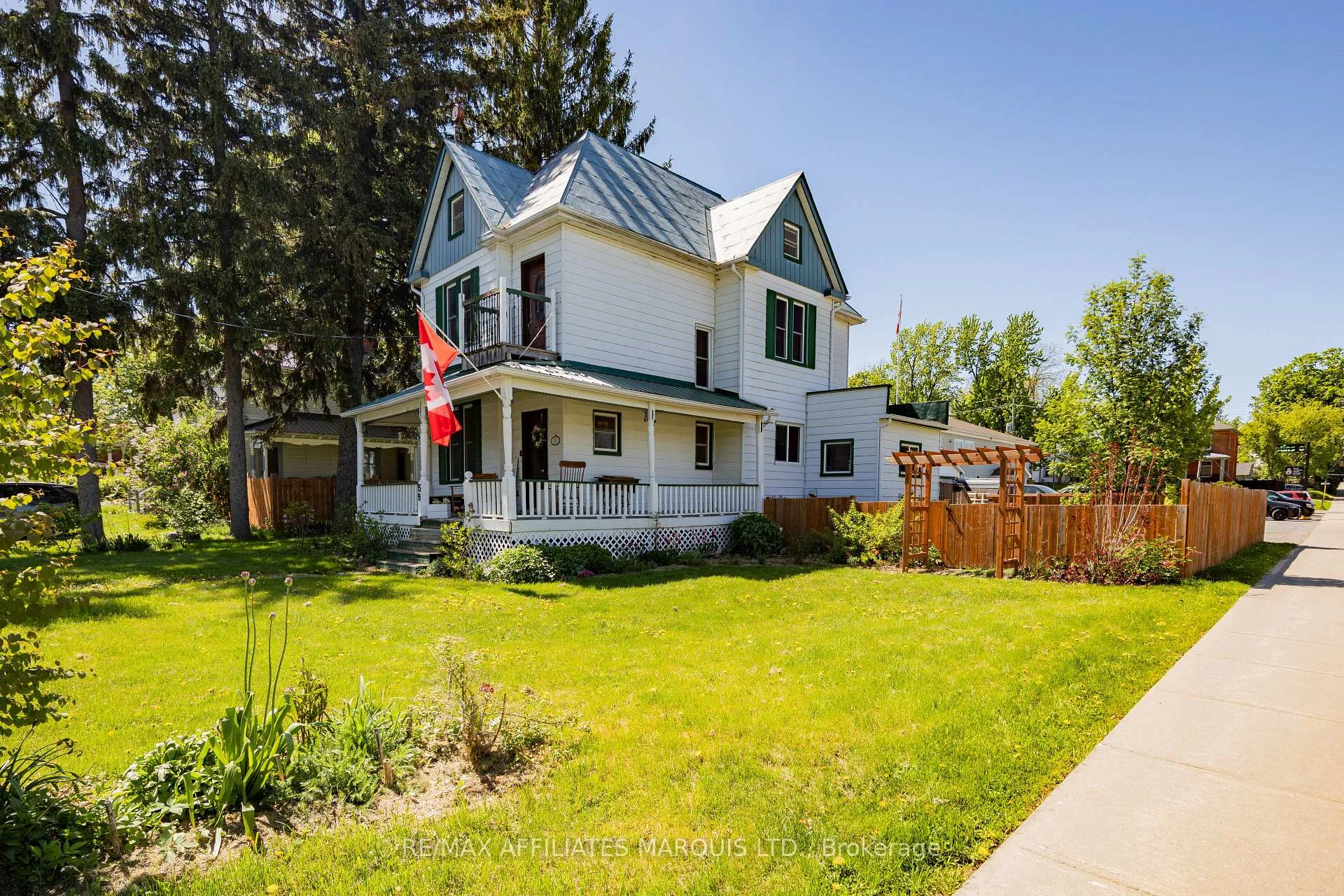 Photo 41 of 55 Kenyon Street E, North Glengarry, Alexandria — HOMEH