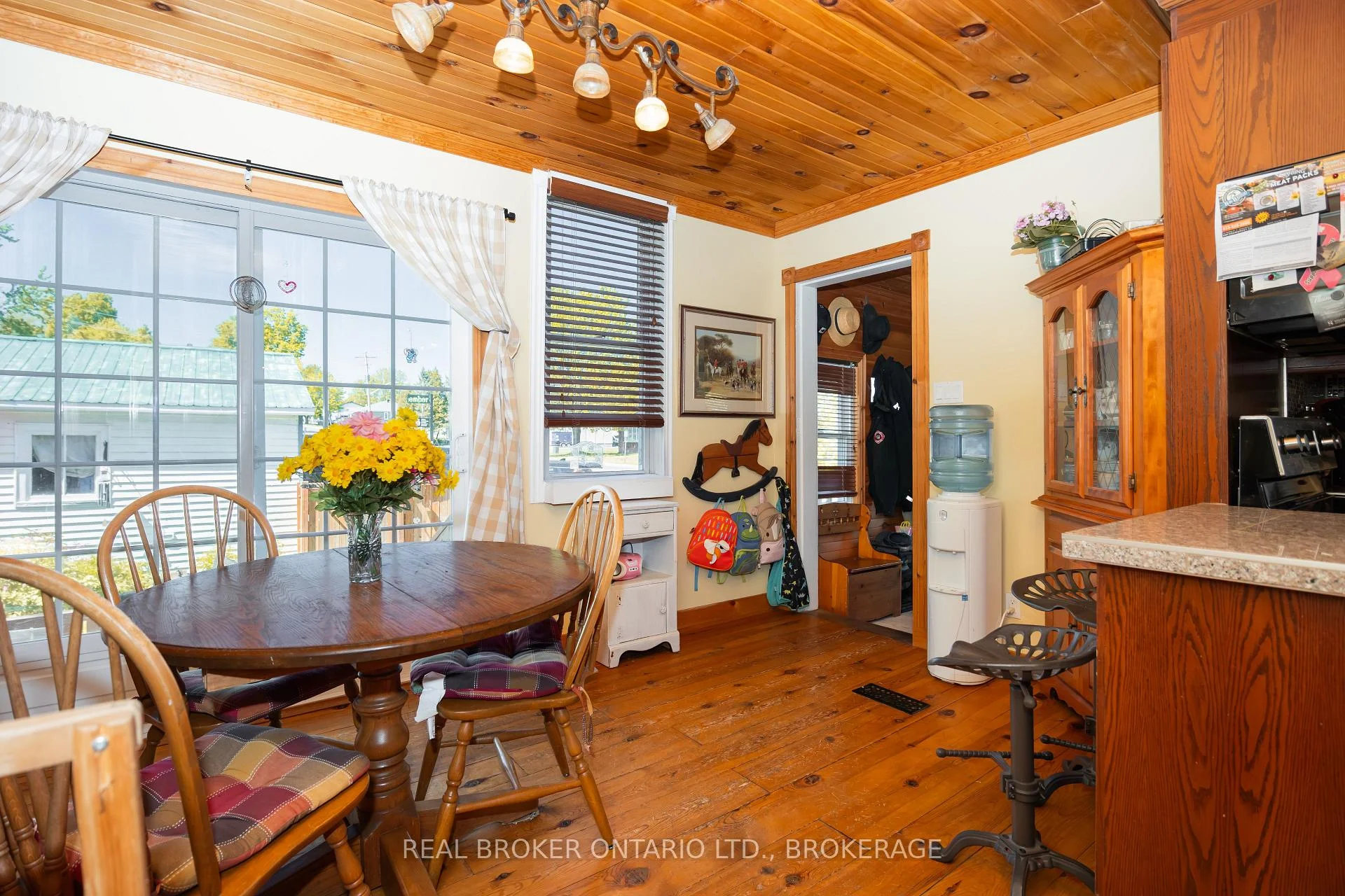 Photo 49 of 55 Kenyon Street E, North Glengarry, Alexandria — HOMEH