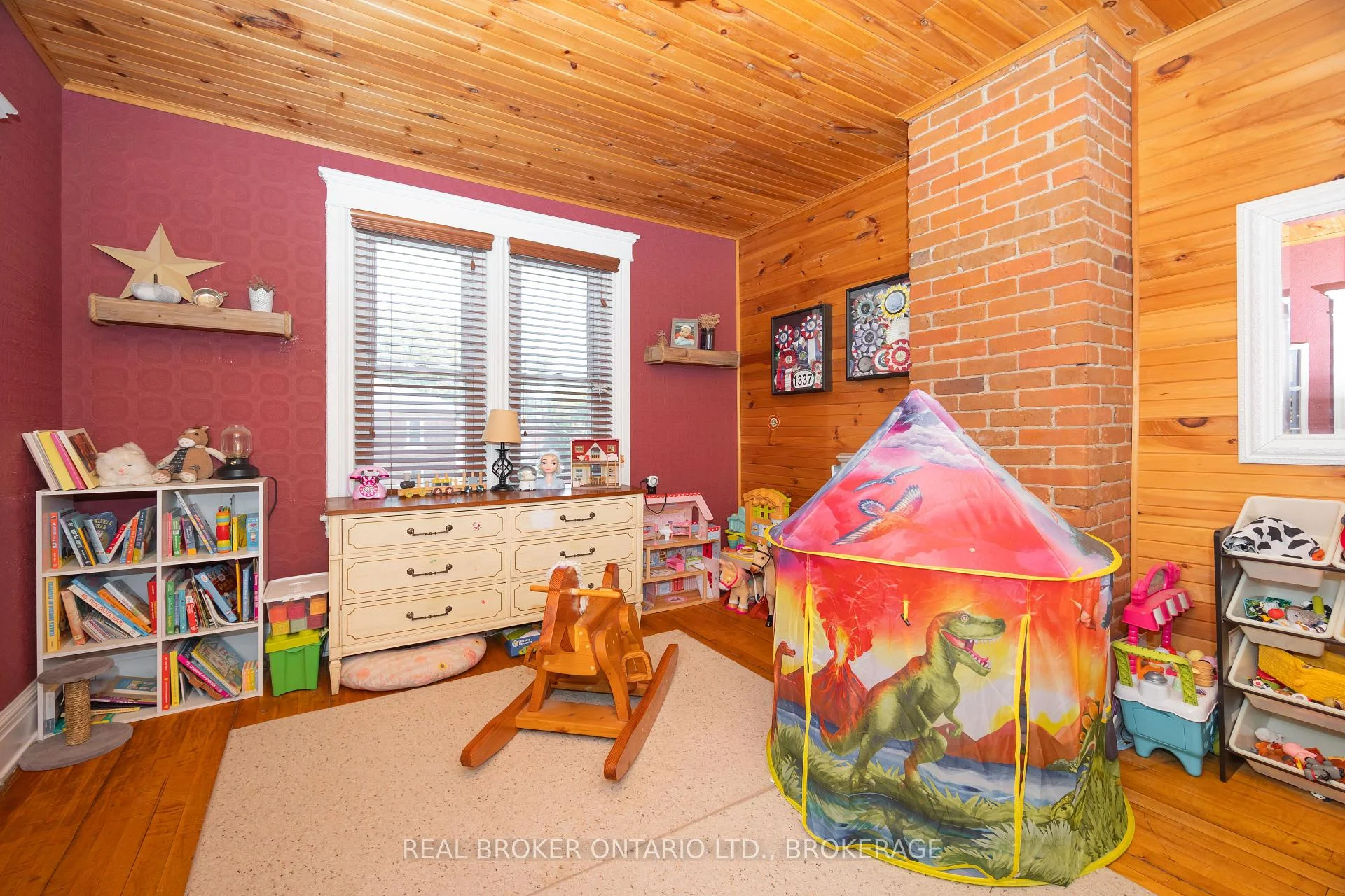 Photo 52 of 55 Kenyon Street E, North Glengarry, Alexandria — HOMEH