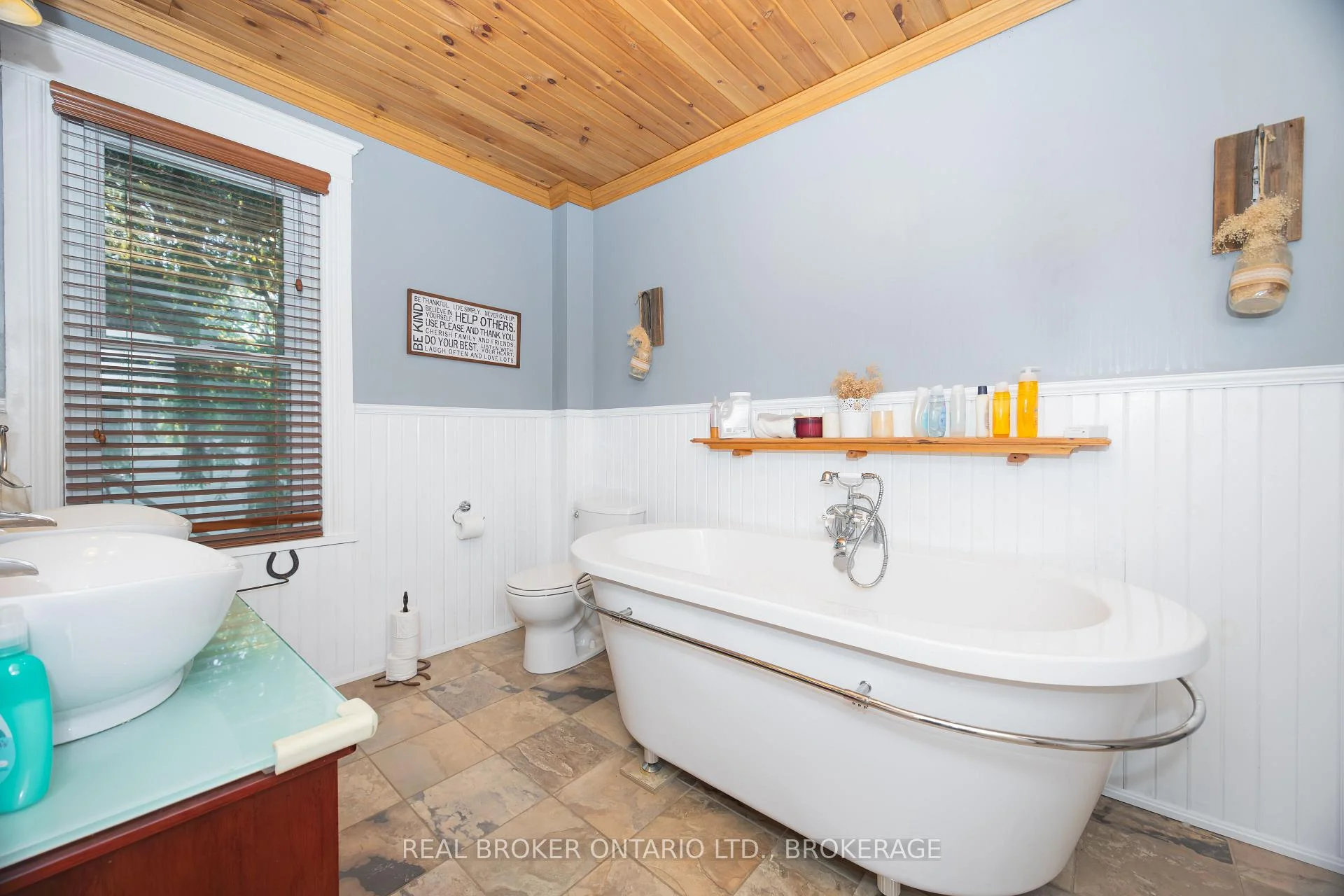Photo 59 of 55 Kenyon Street E, North Glengarry, Alexandria — HOMEH