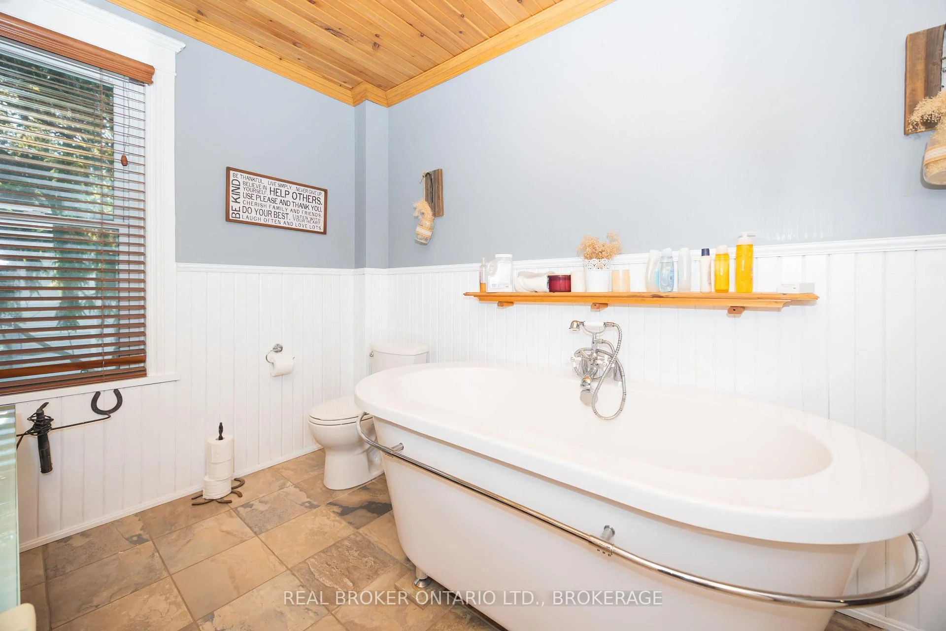 Photo 60 of 55 Kenyon Street E, North Glengarry, Alexandria — HOMEH