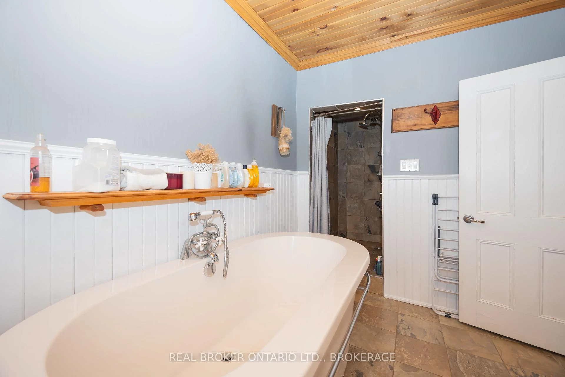 Photo 61 of 55 Kenyon Street E, North Glengarry, Alexandria — HOMEH