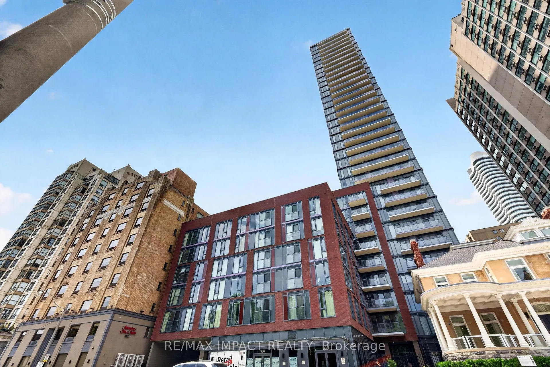 Front of Unit 813, 308 Jarvis Street
