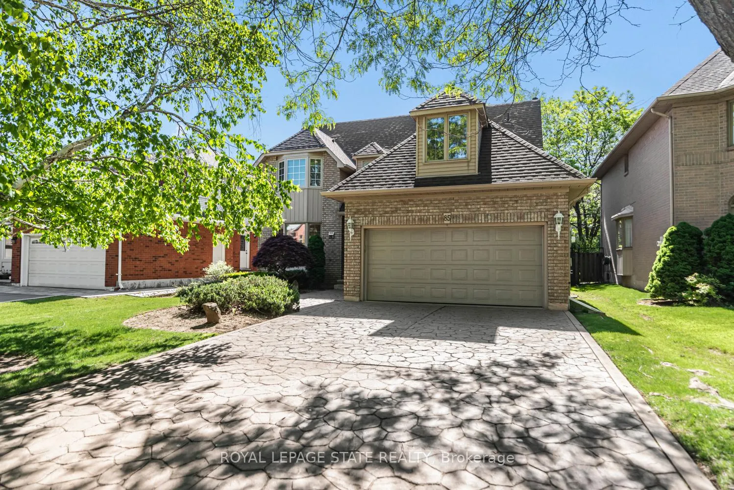 Photo 2 of 85 Citation Crescent, Hamilton, Meadowlands — HOMEH