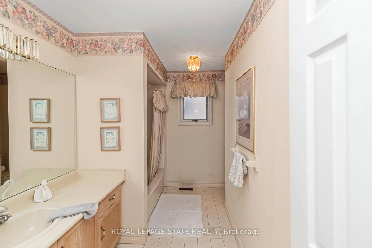 Photo 42 of 85 Citation Crescent, Hamilton, Meadowlands — HOMEH