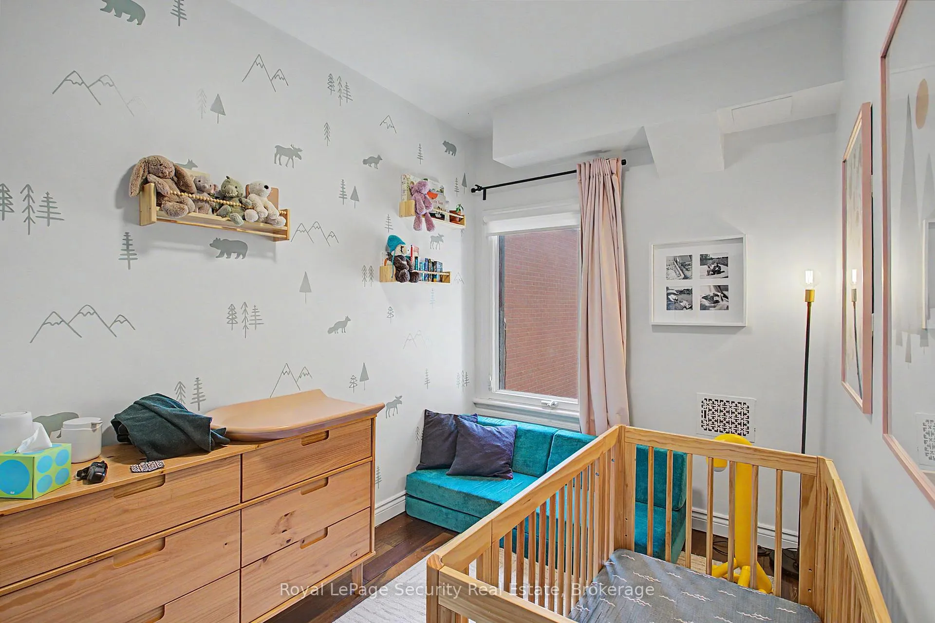 Photo 8 of 410 Manning Avenue, Toronto, Palmerston-Little Italy — HOMEH