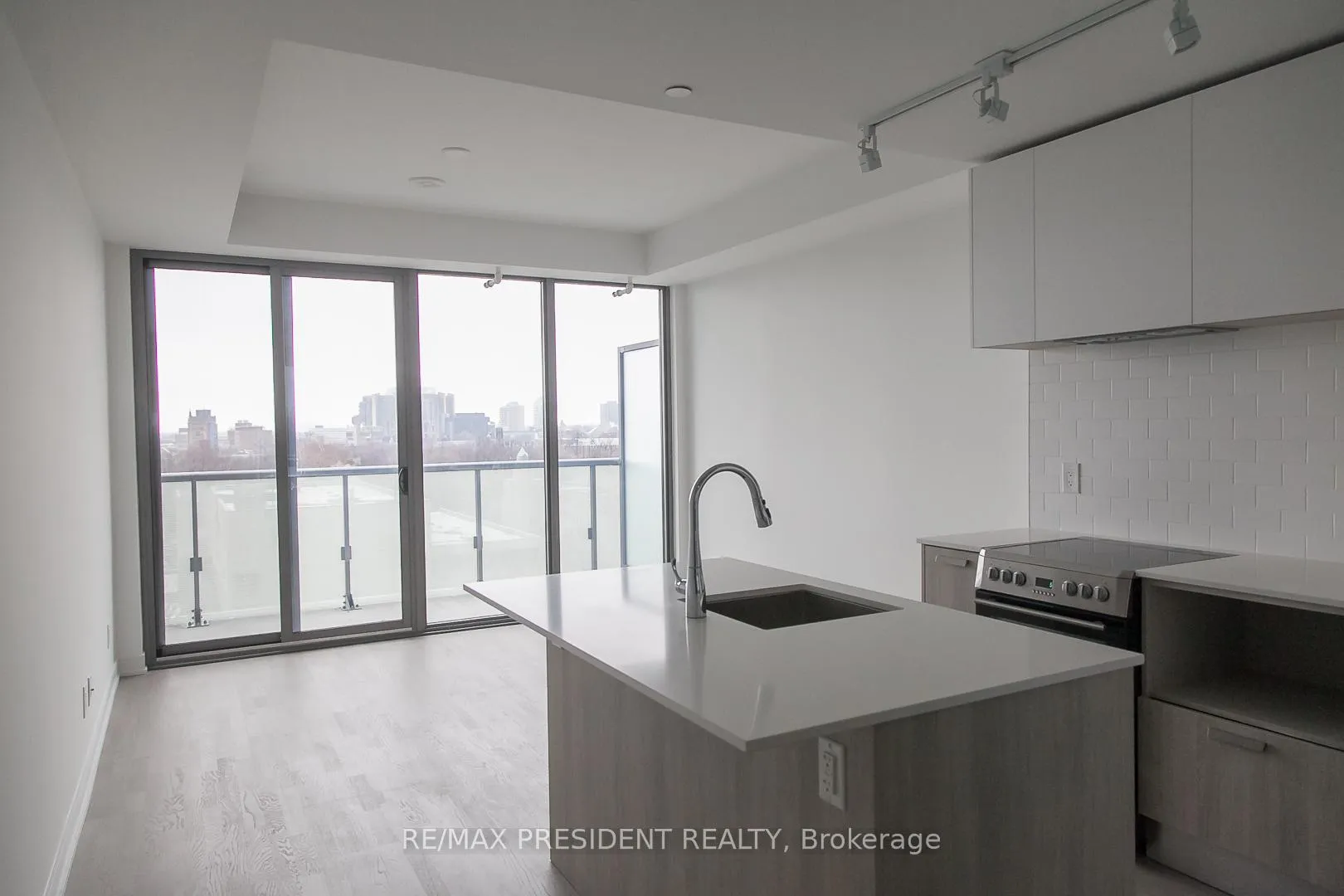 Photo 8 of Unit 913, 57 St Joseph Street, Toronto, Bay Street Corridor — HOMEH