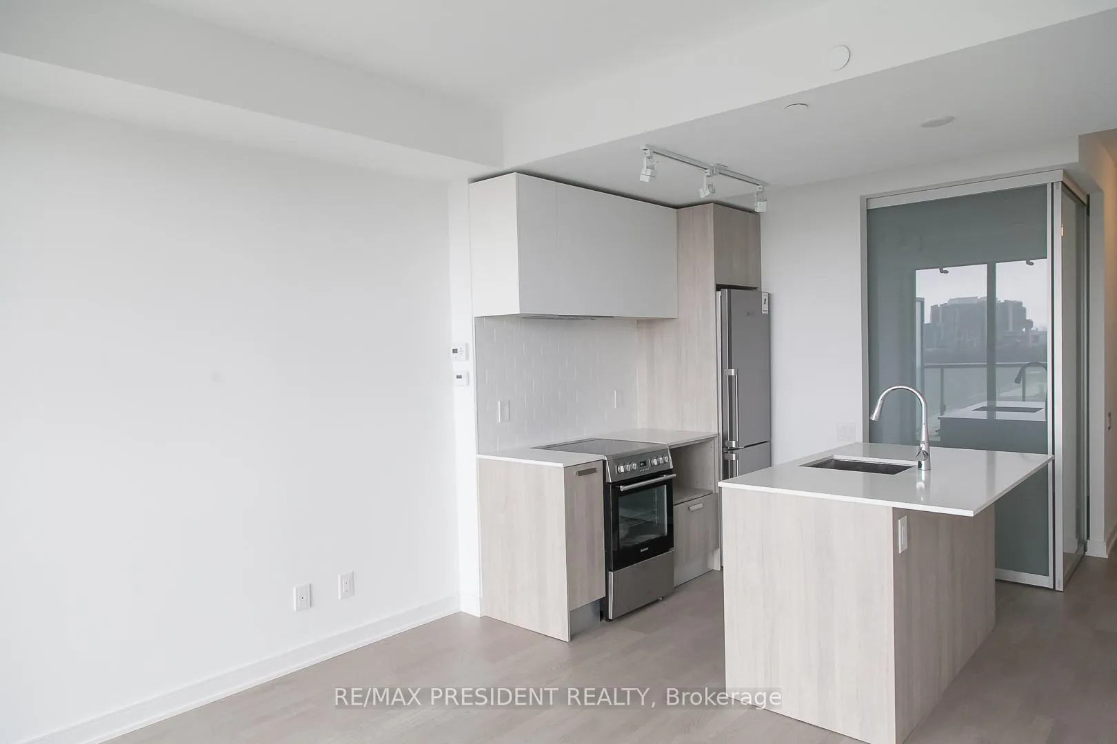 Photo 9 of Unit 913, 57 St Joseph Street, Toronto, Bay Street Corridor — HOMEH