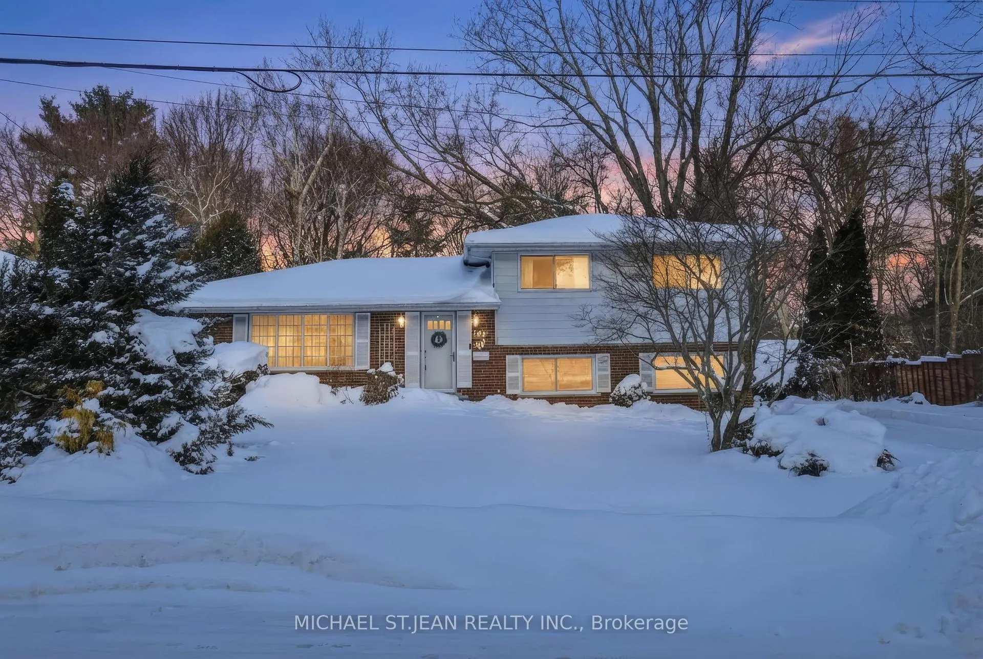 Photo 1 of 167 Fallingbrook Drive, Hamilton, Ancaster — HOMEH