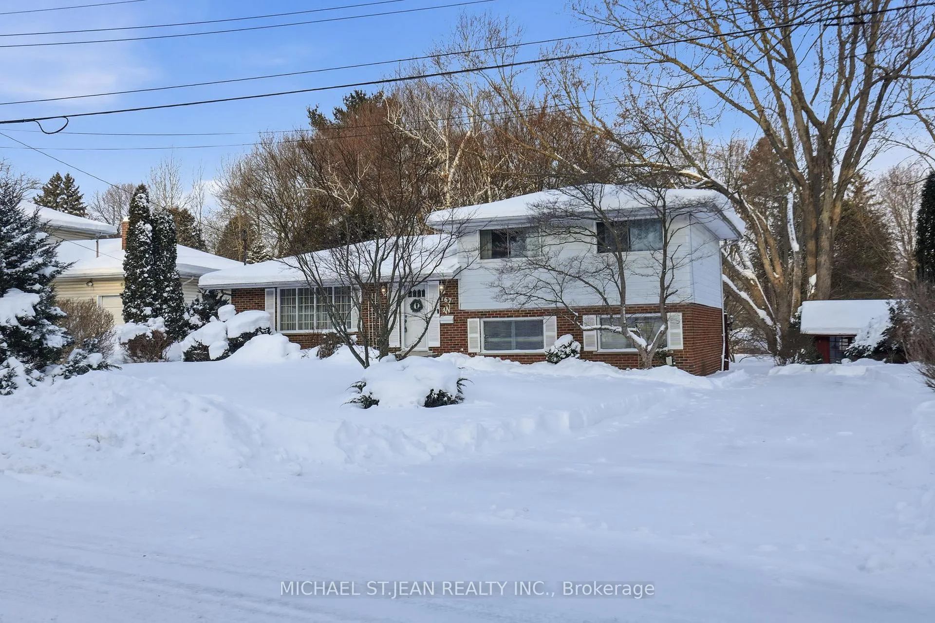 Photo 2 of 167 Fallingbrook Drive, Hamilton, Ancaster — HOMEH