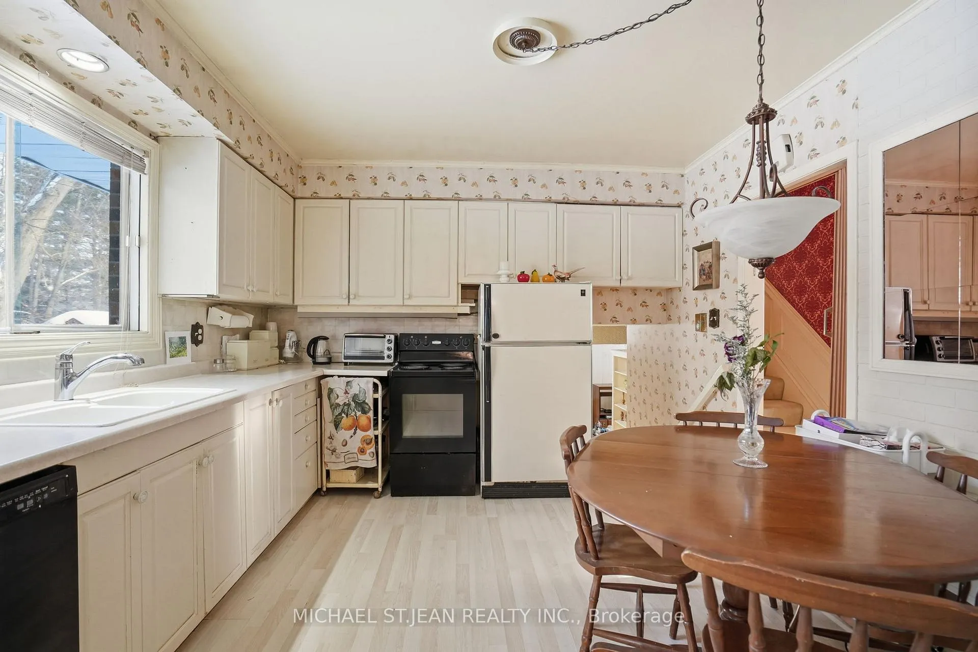 Photo 12 of 167 Fallingbrook Drive, Hamilton, Ancaster — HOMEH