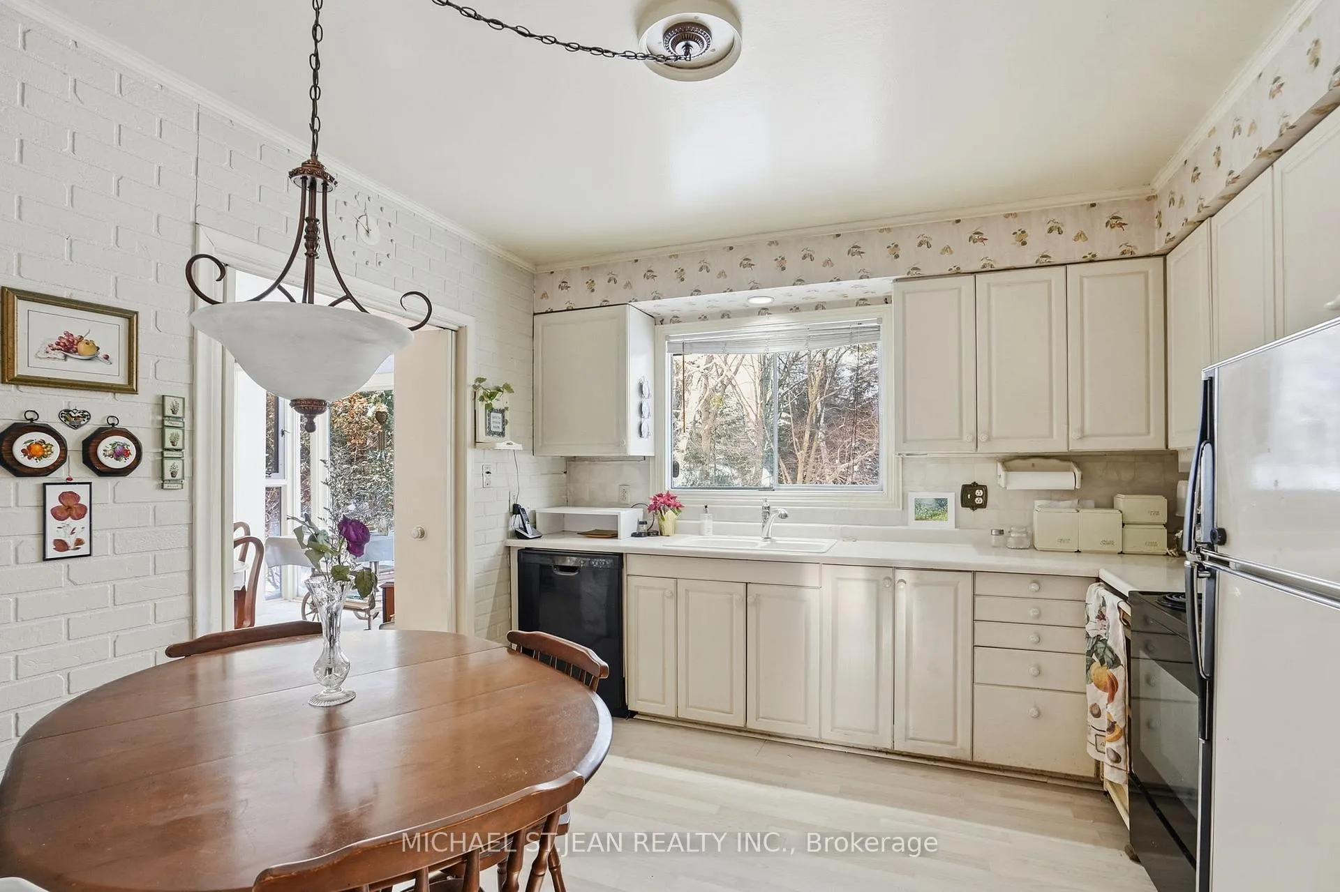 Photo 14 of 167 Fallingbrook Drive, Hamilton, Ancaster — HOMEH