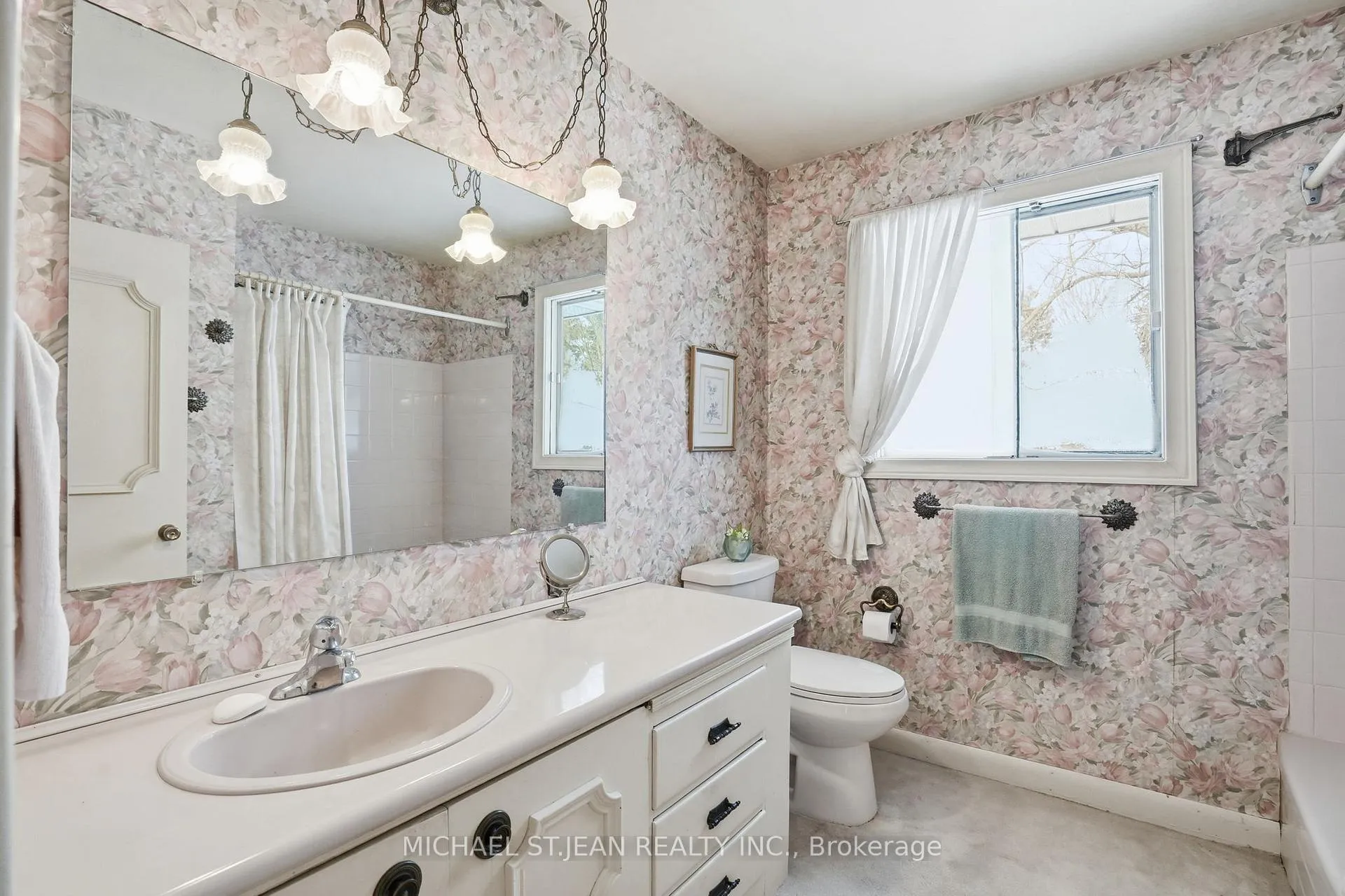 Photo 18 of 167 Fallingbrook Drive, Hamilton, Ancaster — HOMEH