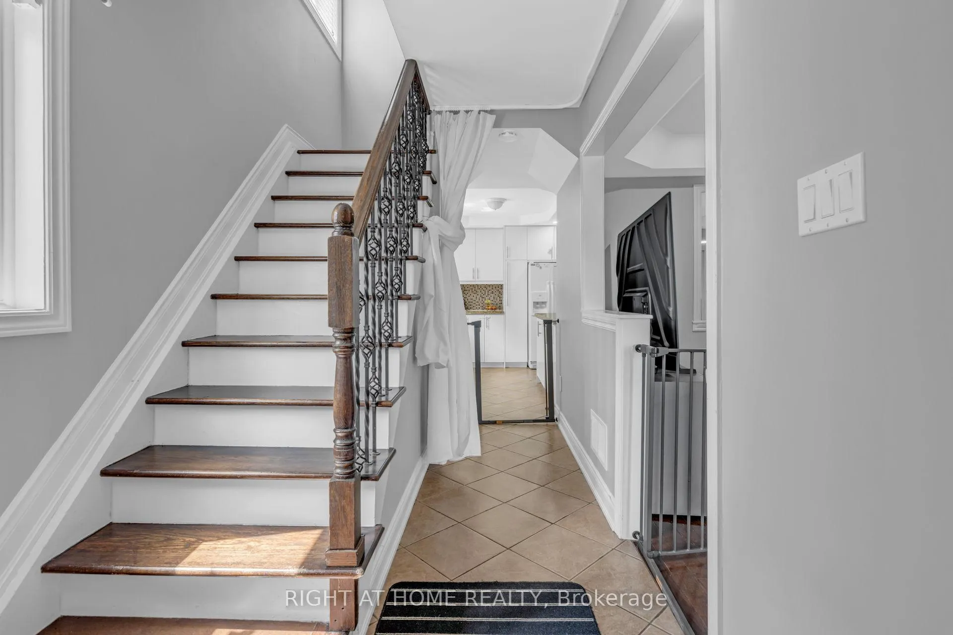 Photo 5 of 8 Donald Avenue, Toronto, Keelesdale-Eglinton West — HOMEH